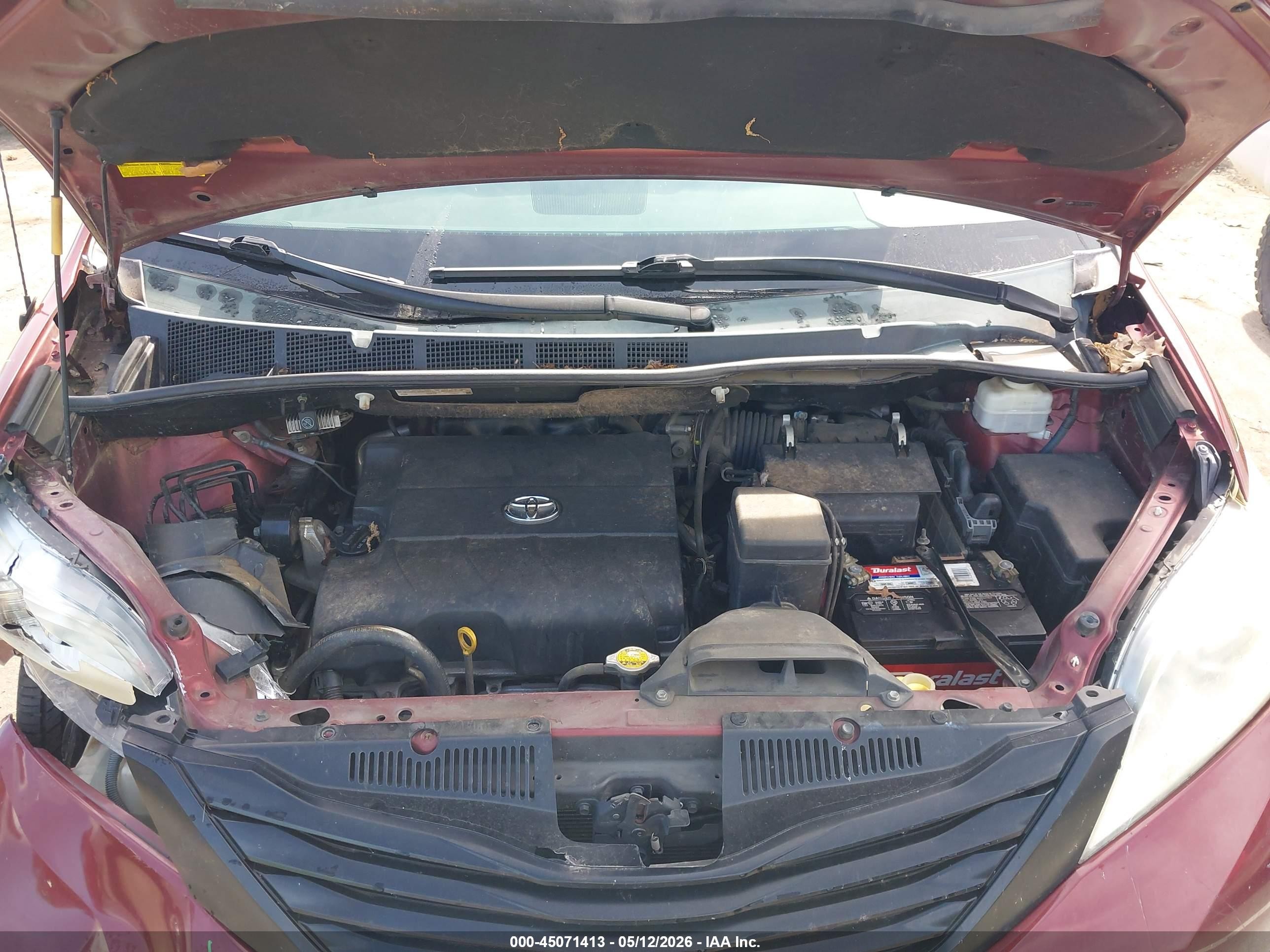 2012 Toyota Sienna Base V6 7 Passenger Red vin: 5TDZK3DC7CS247587