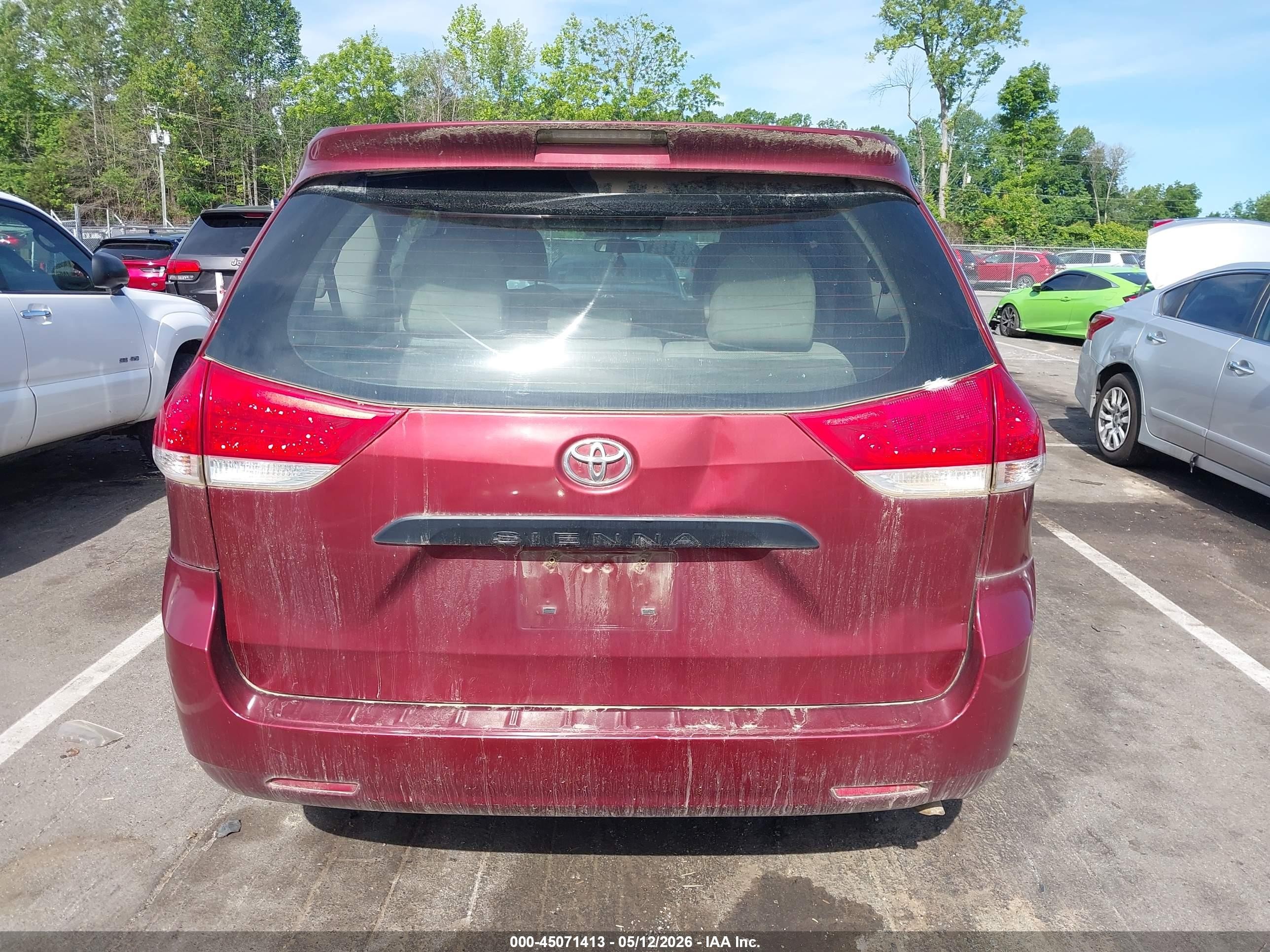 2012 Toyota Sienna Base V6 7 Passenger Red vin: 5TDZK3DC7CS247587
