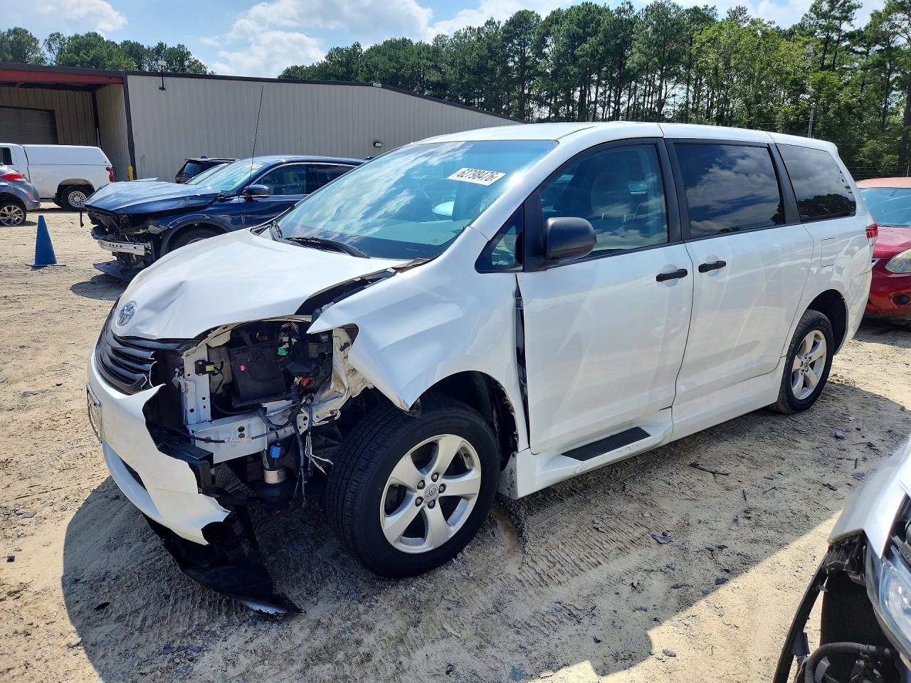 2012 Toyota Sienna Base 7-passenger White vin: 5TDZK3DC7CS271484