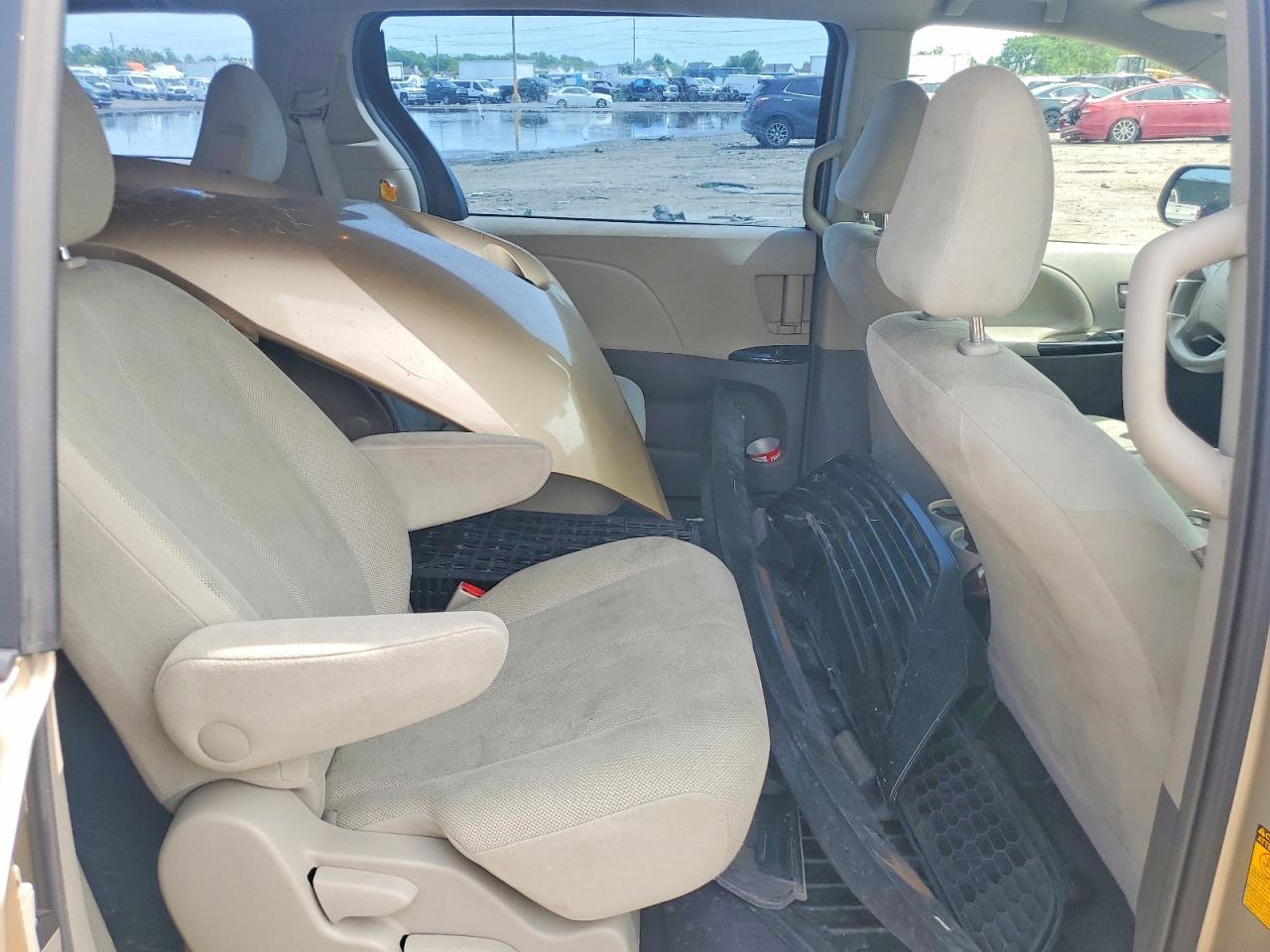 2013 Toyota Sienna L 7-passenger Tan vin: 5TDZK3DC7DS287721