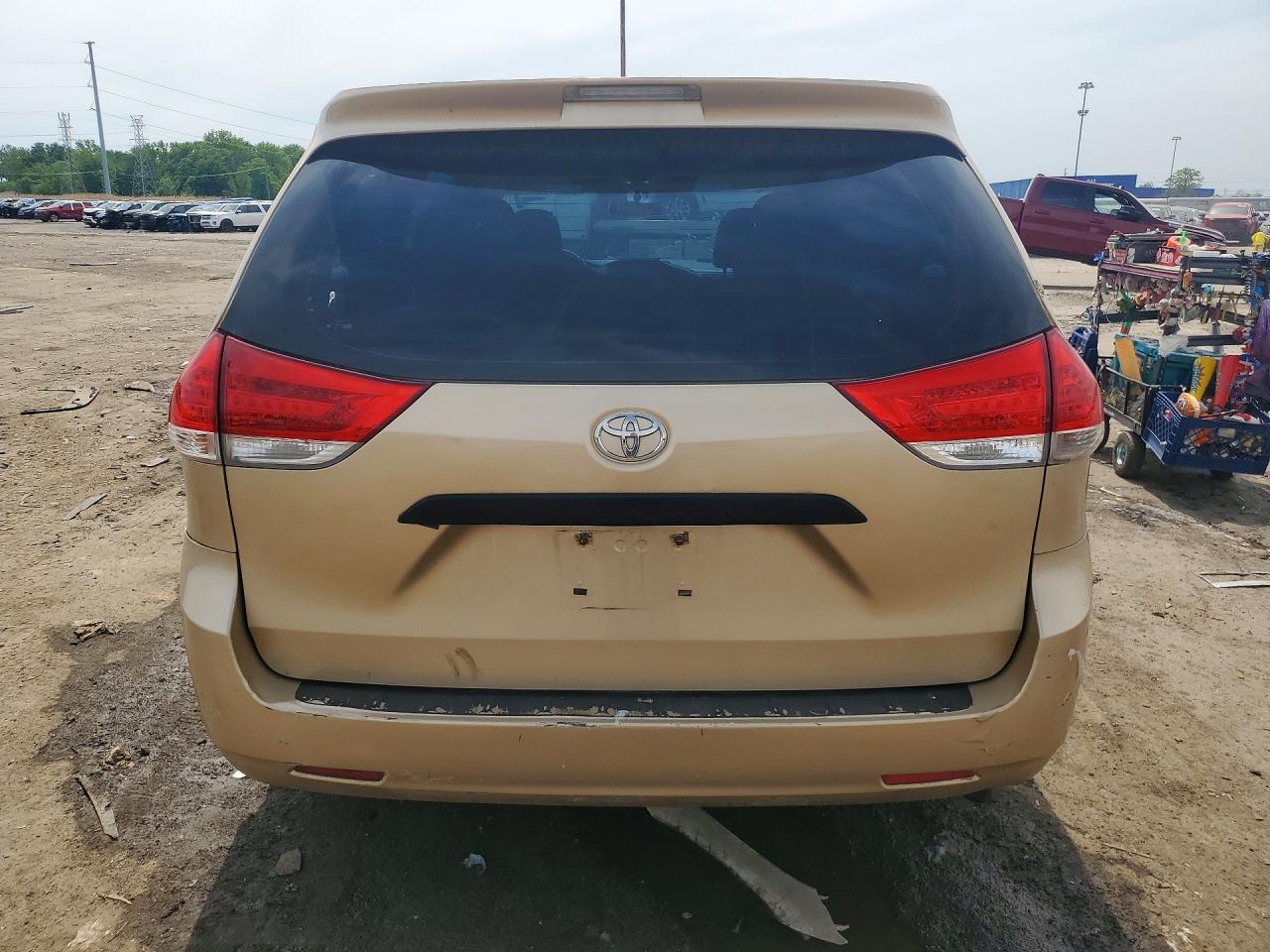 2013 Toyota Sienna L 7-passenger Tan vin: 5TDZK3DC7DS287721