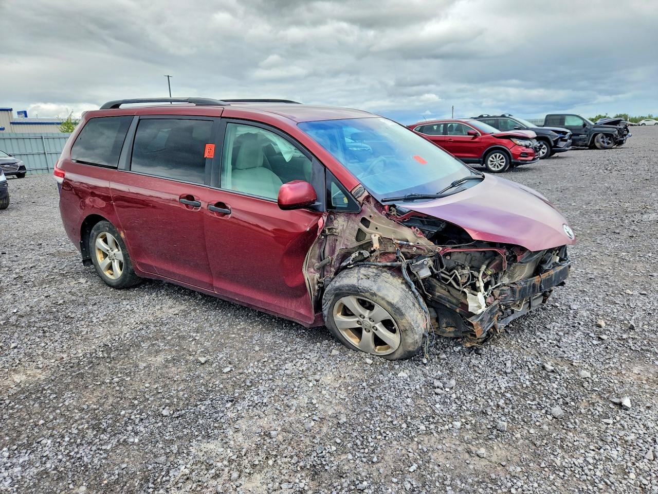 2013 Toyota Sienna L 7-passenger Maroon vin: 5TDZK3DC7DS329577
