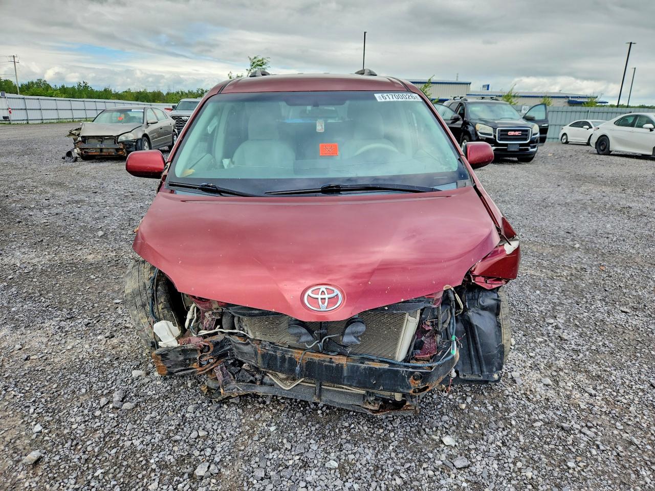 2013 Toyota Sienna L 7-passenger Maroon vin: 5TDZK3DC7DS329577