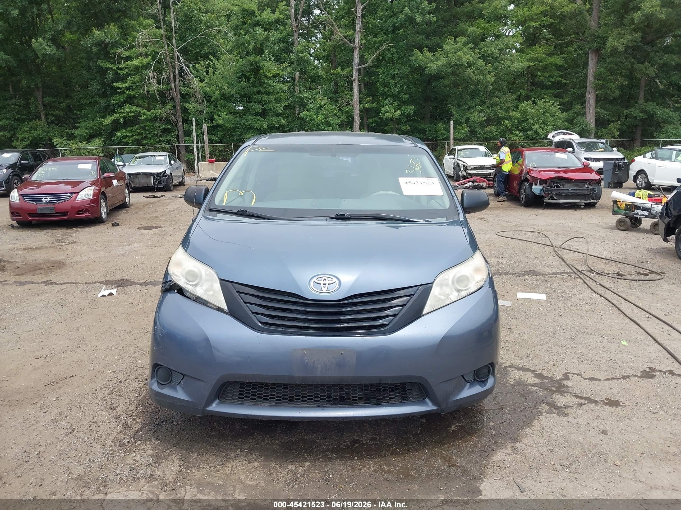 2013 Toyota Sienna L V6 7 Passenger Синий vin: 5TDZK3DC7DS392727