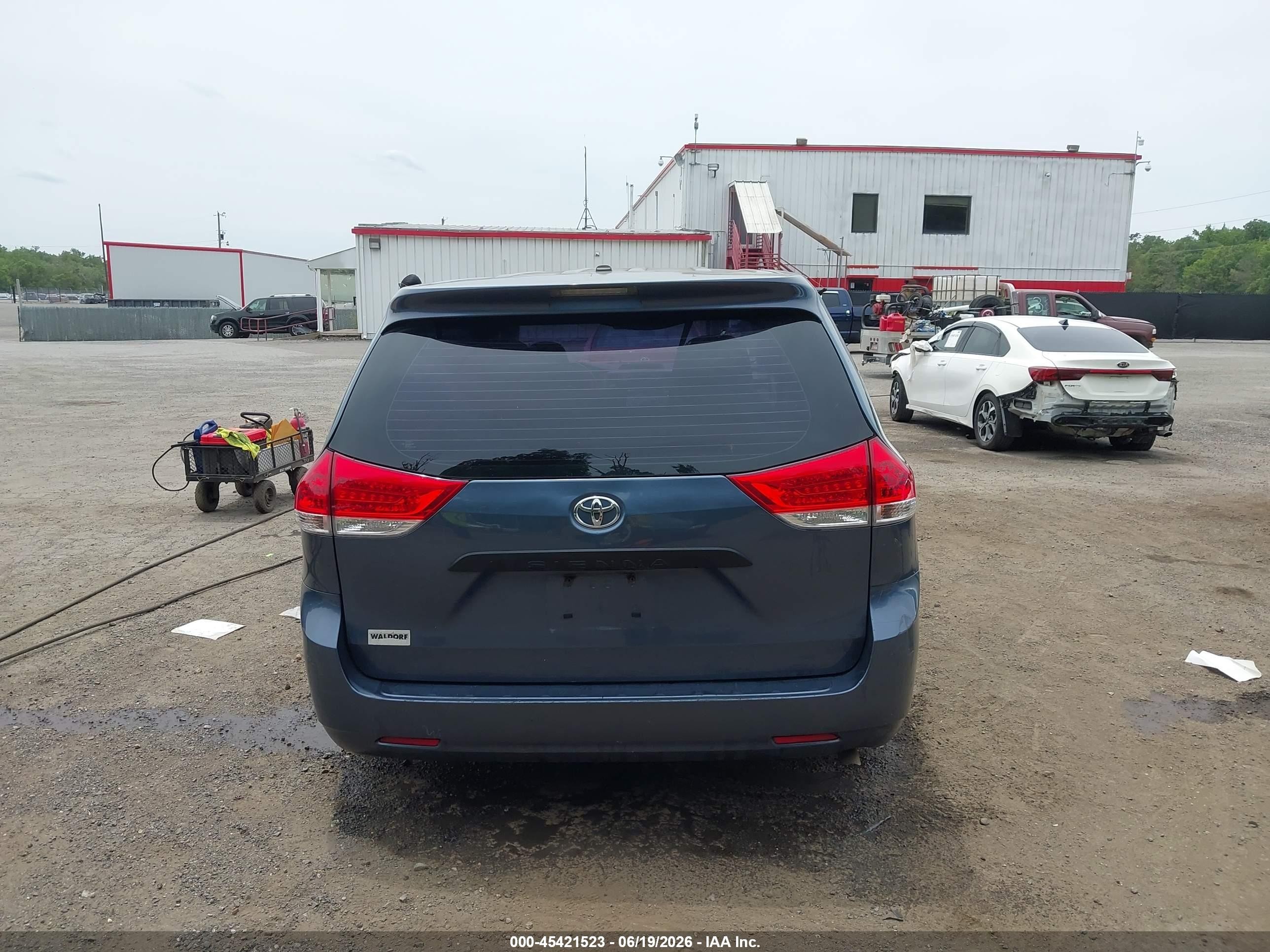 2013 Toyota Sienna L V6 7 Passenger Синий vin: 5TDZK3DC7DS392727