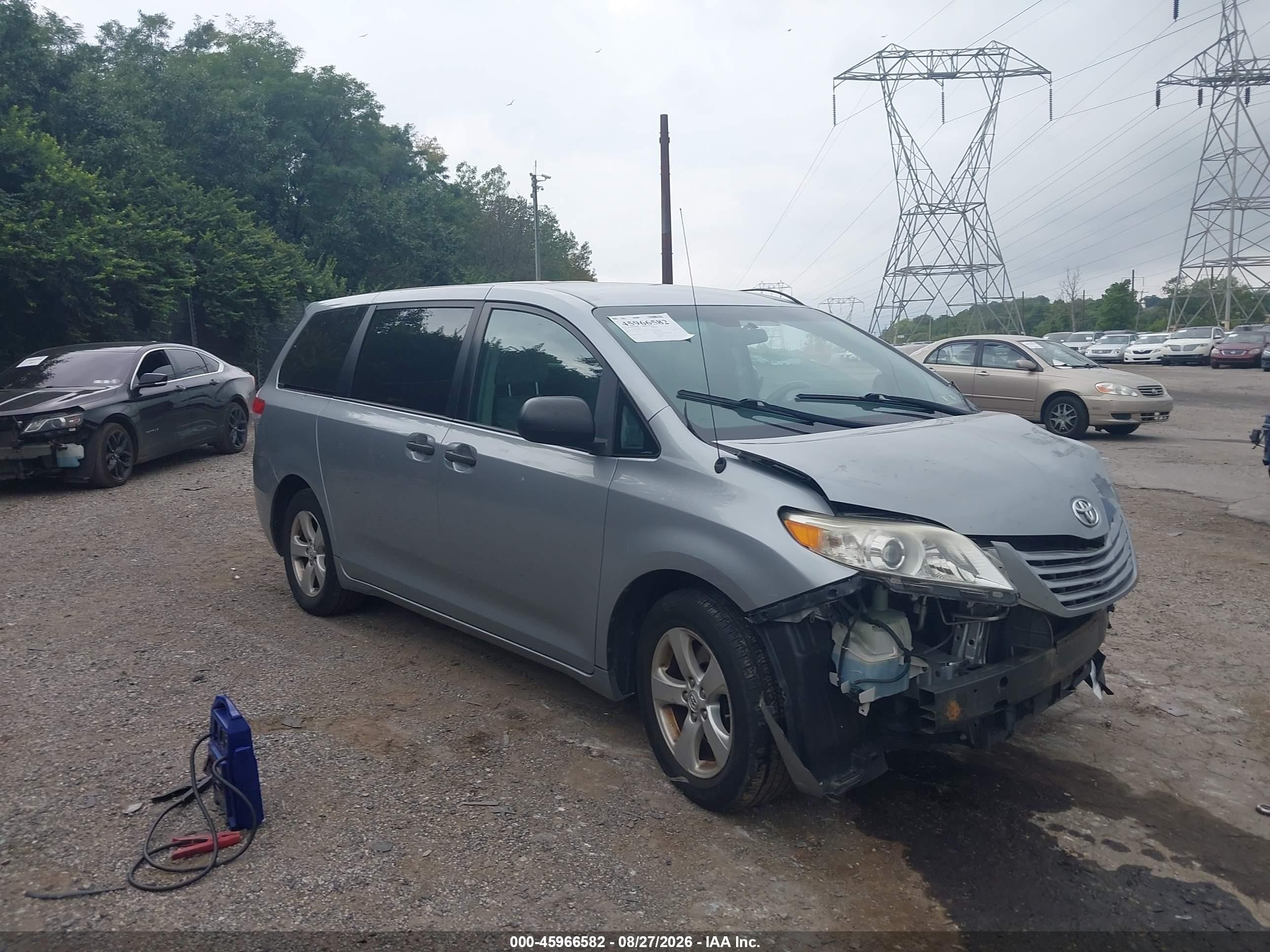 2014 Toyota Sienna L V6 7 Passenger Silver vin: 5TDZK3DC7ES439885