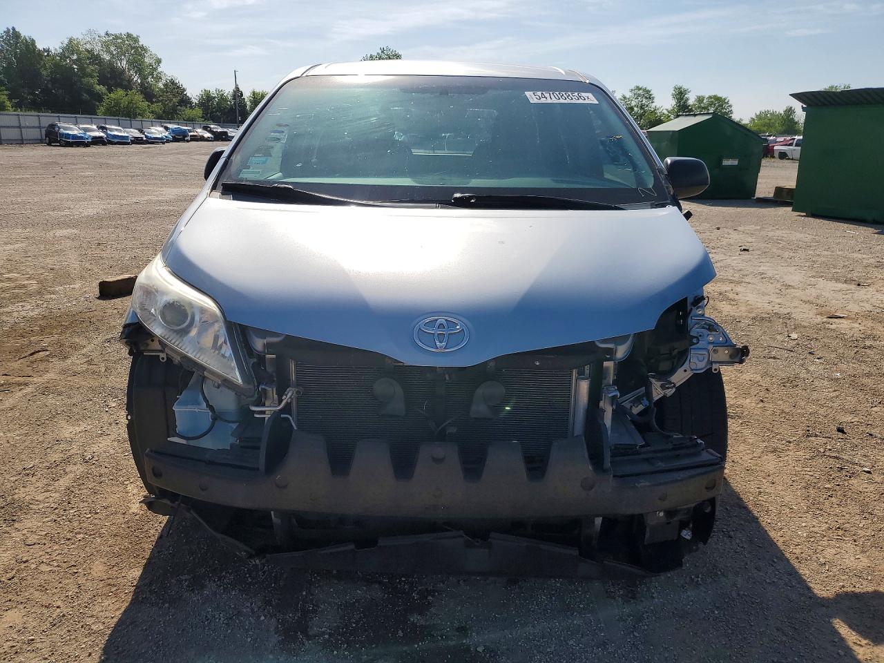 2015 Toyota Sienna L 7-passenger Silver vin: 5TDZK3DC7FS530771