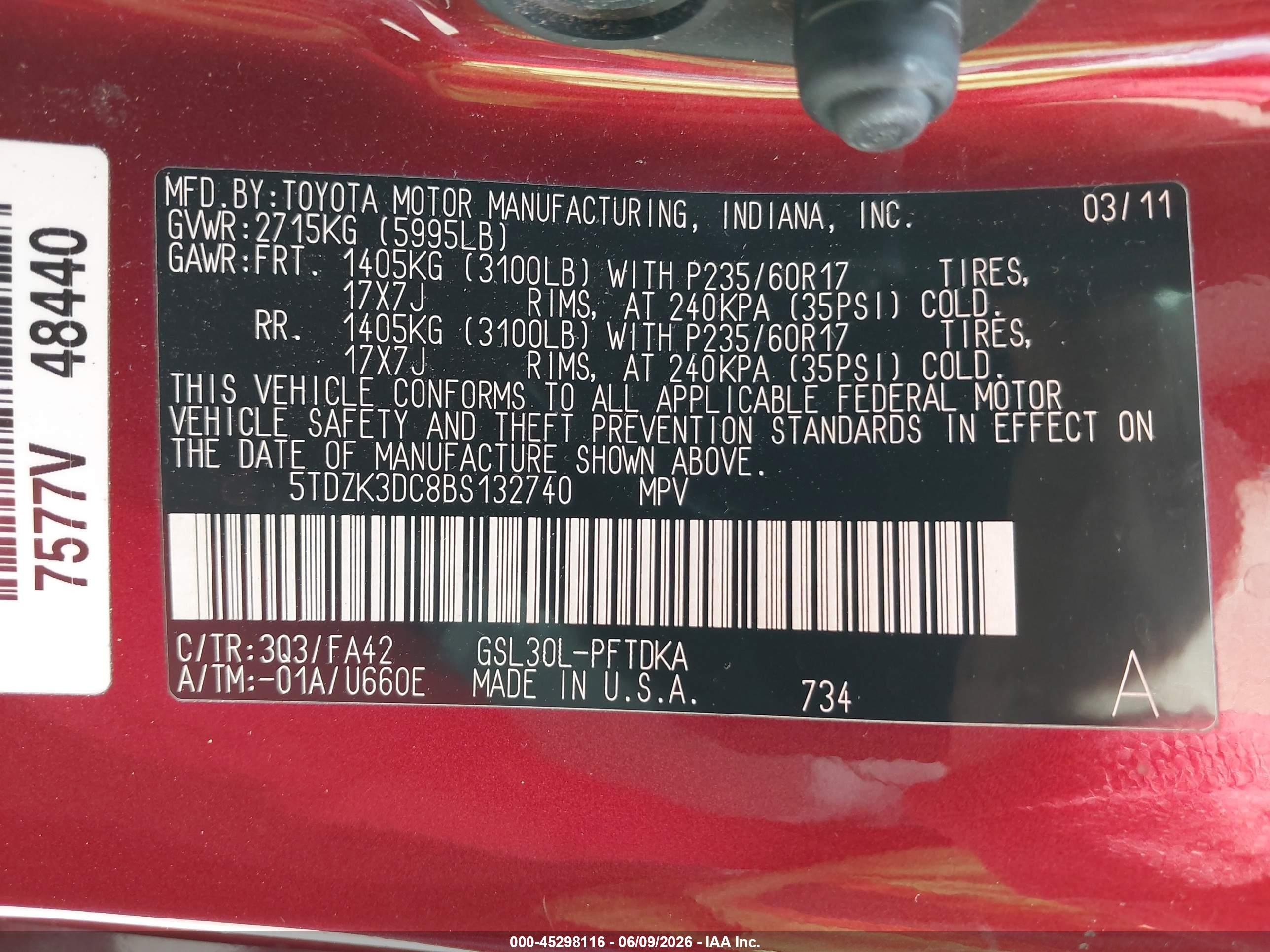 2011 Toyota Sienna Base V6 Red vin: 5TDZK3DC8BS132740