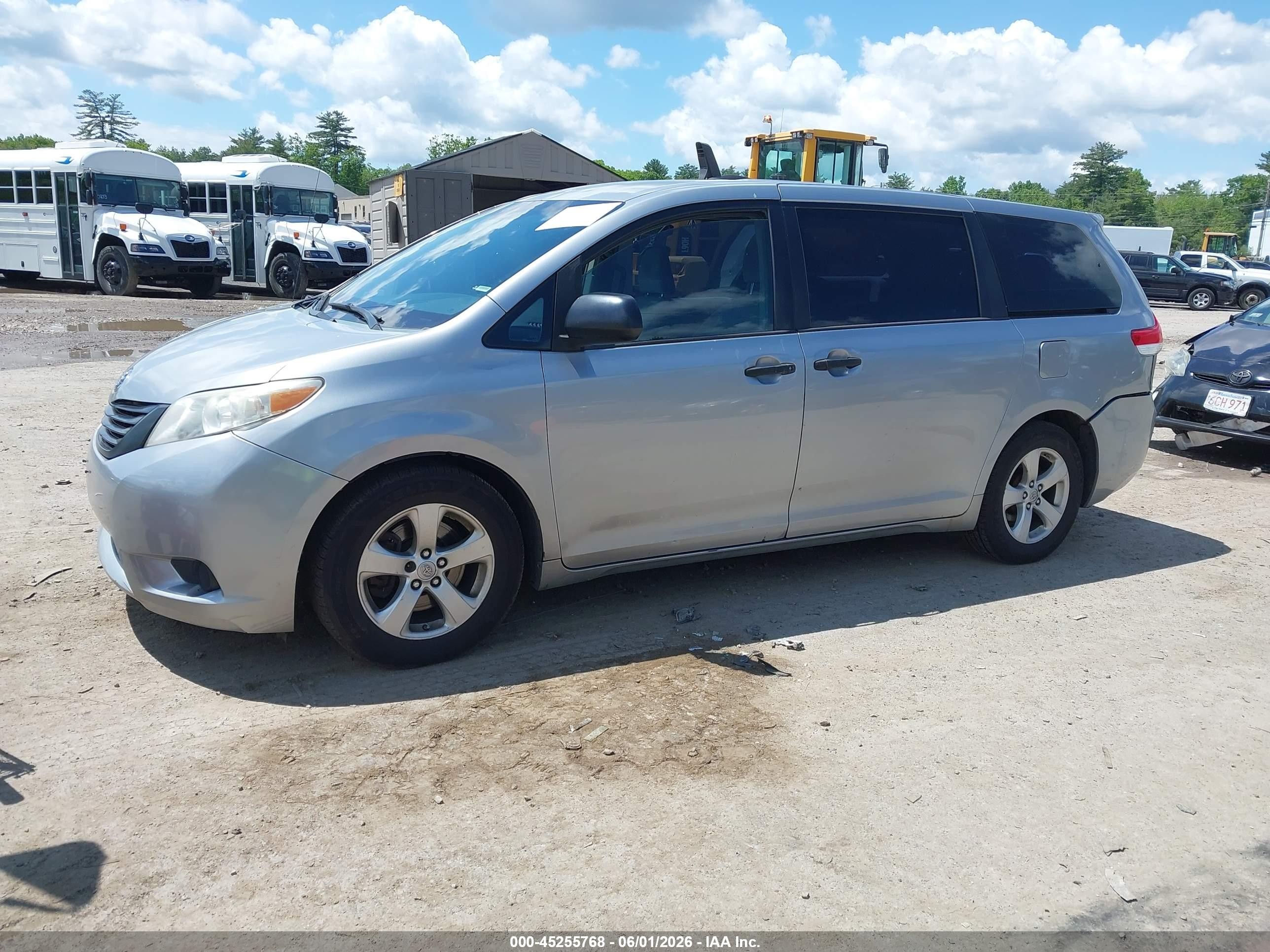 2013 Toyota Sienna L V6 7 Passenger Silver vin: 5TDZK3DC8DS341284