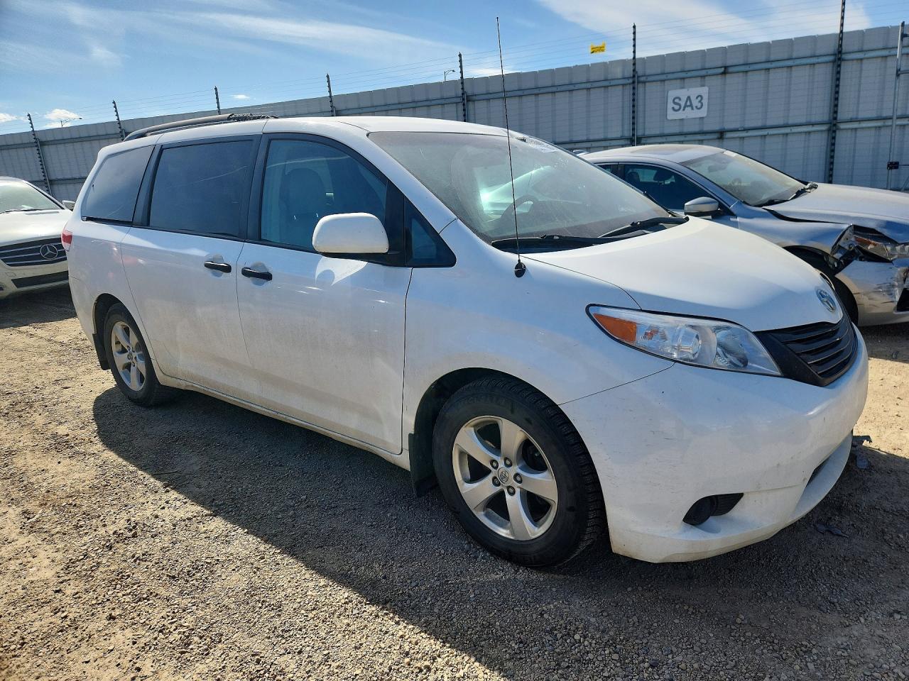 2013 Toyota Sienna L 7-passenger White vin: 5TDZK3DC8DS391912