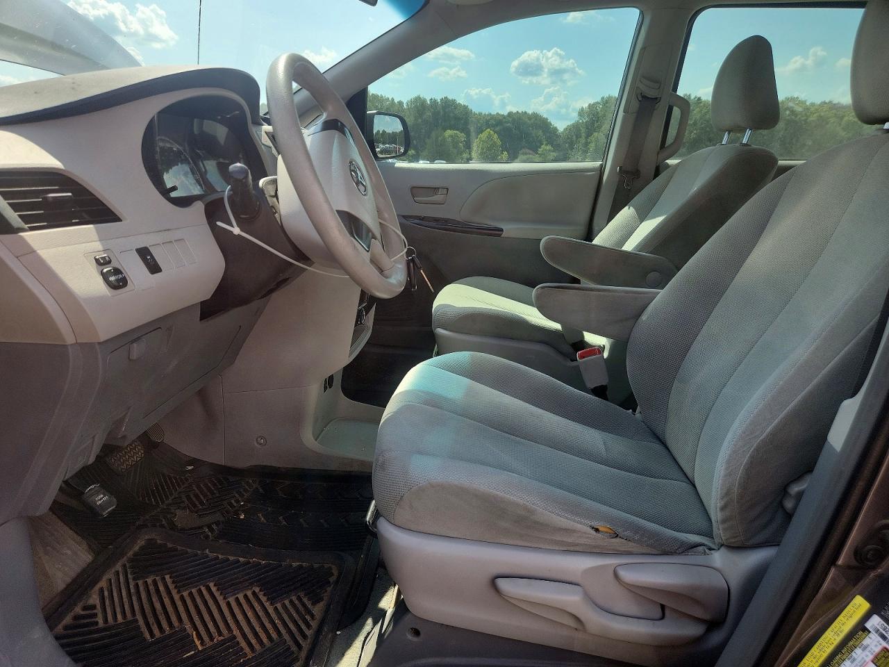 2013 Toyota Sienna L 7-passenger Gray vin: 5TDZK3DC8DS398536