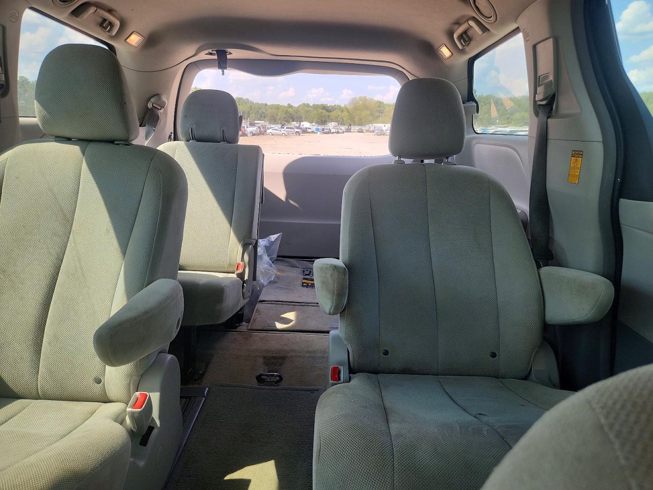 2013 Toyota Sienna L 7-passenger Gray vin: 5TDZK3DC8DS398536