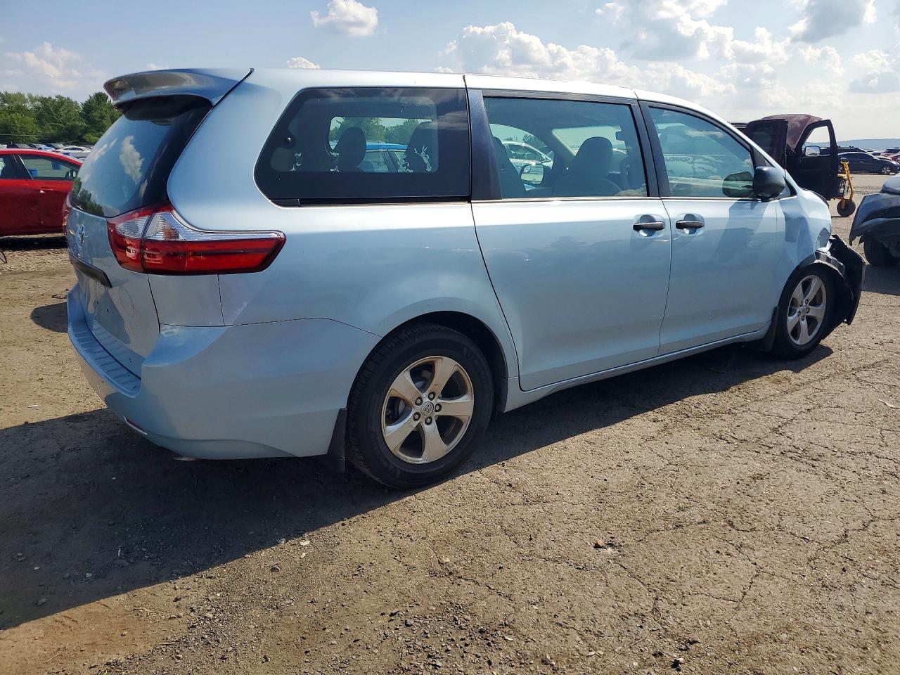 2015 Toyota Sienna L 7-passenger Silver vin: 5TDZK3DC8FS600777