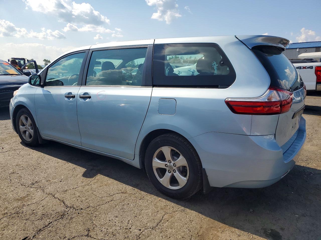 2015 Toyota Sienna L 7-passenger Silver vin: 5TDZK3DC8FS600777
