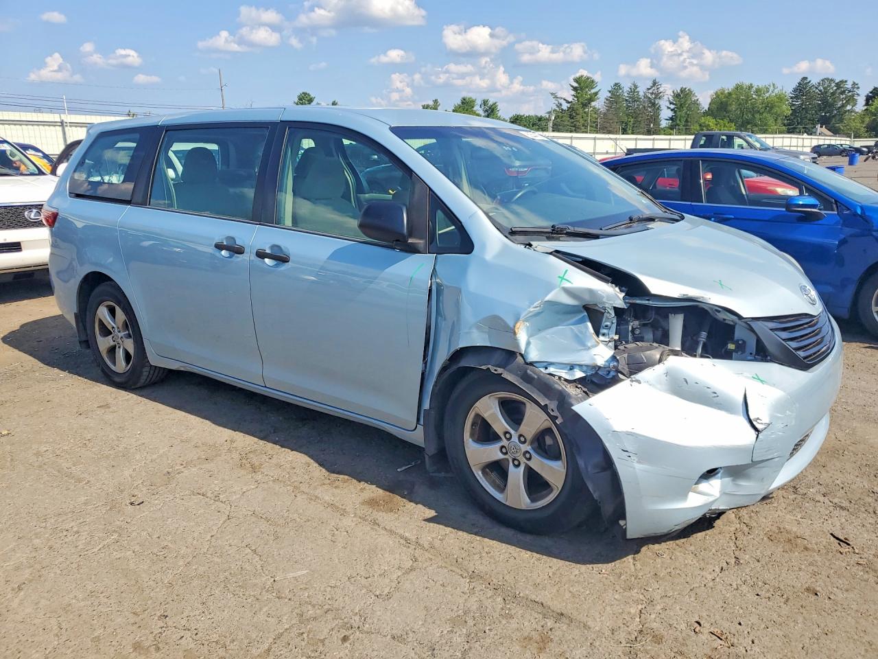 2015 Toyota Sienna L 7-passenger Silver vin: 5TDZK3DC8FS600777