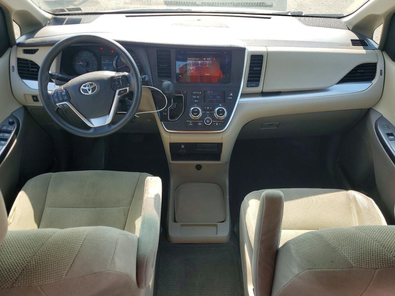 2015 Toyota Sienna L 7-passenger Silver vin: 5TDZK3DC8FS600777