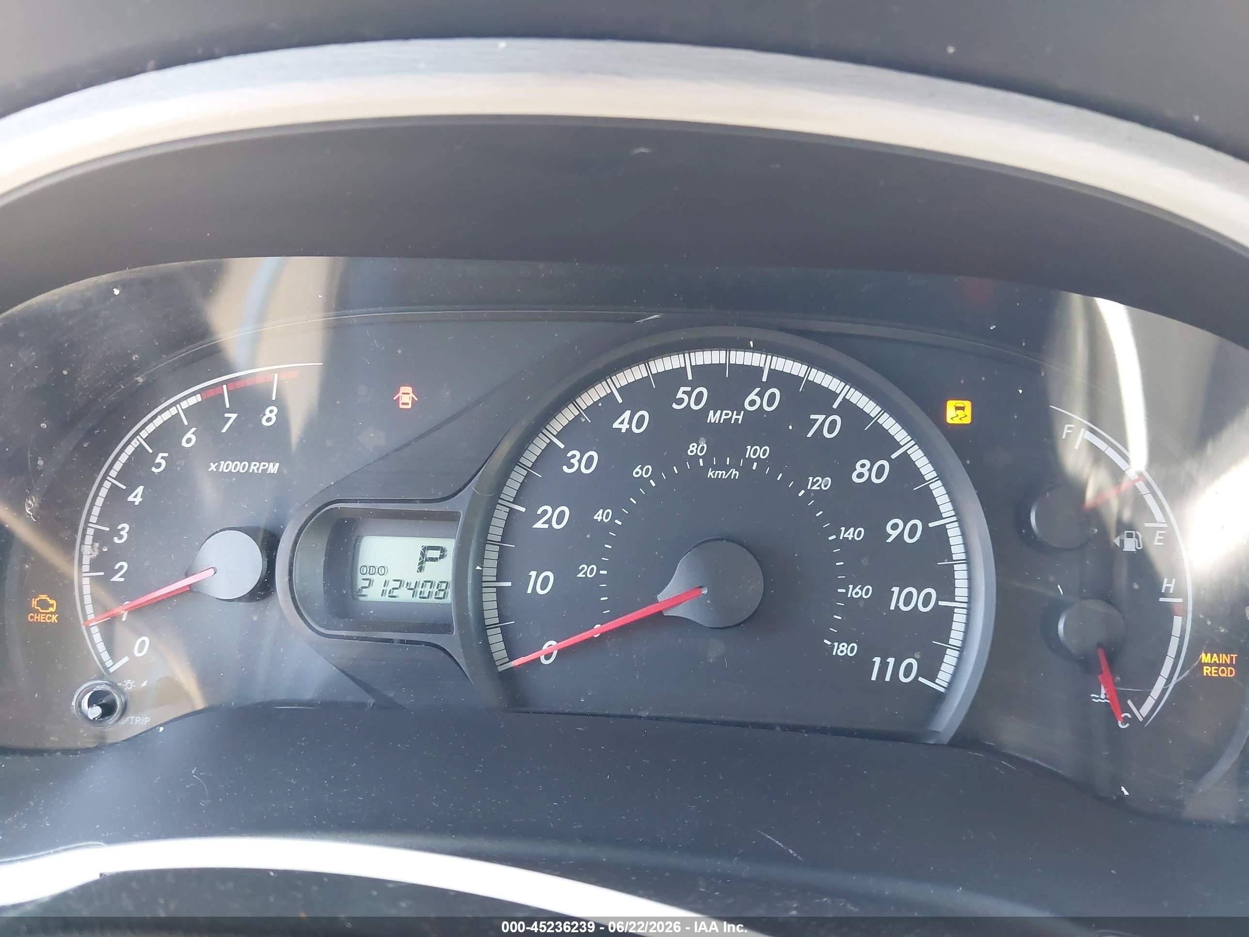 2011 Toyota Sienna Base V6 Silver vin: 5TDZK3DC9BS097481