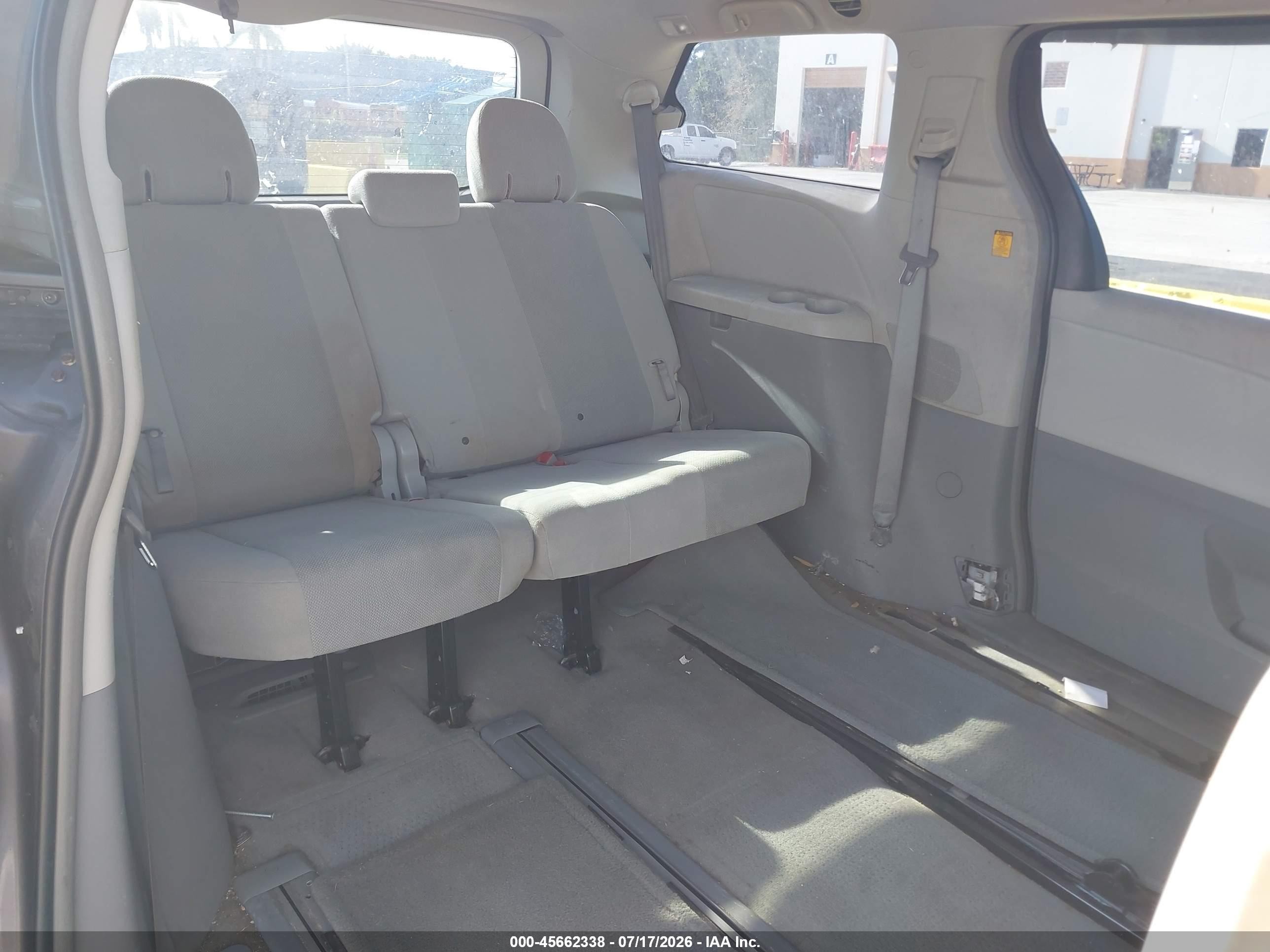 2012 Toyota Sienna Base V6 7 Passenger Gray vin: 5TDZK3DC9CS192009