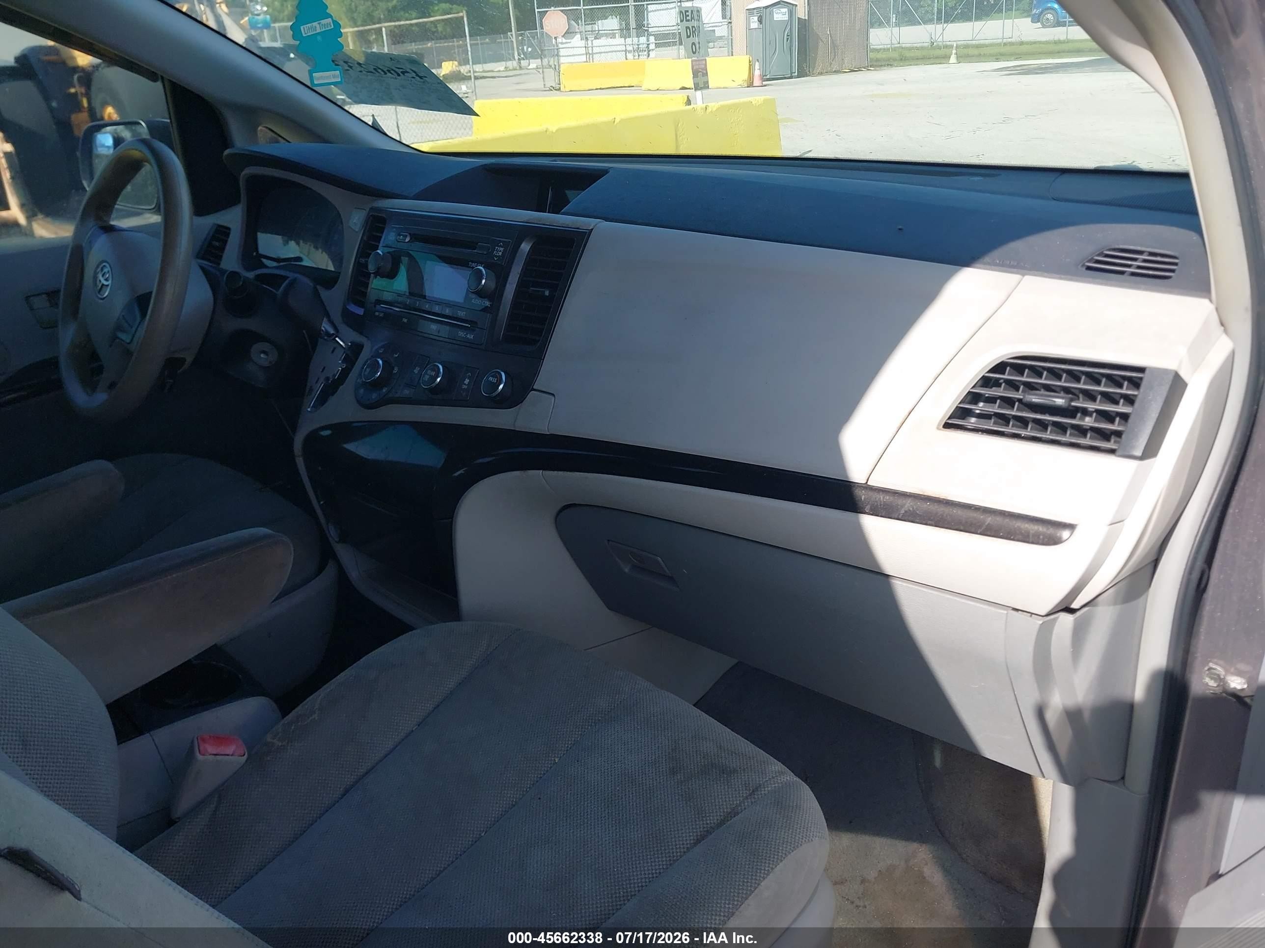 2012 Toyota Sienna Base V6 7 Passenger Gray vin: 5TDZK3DC9CS192009