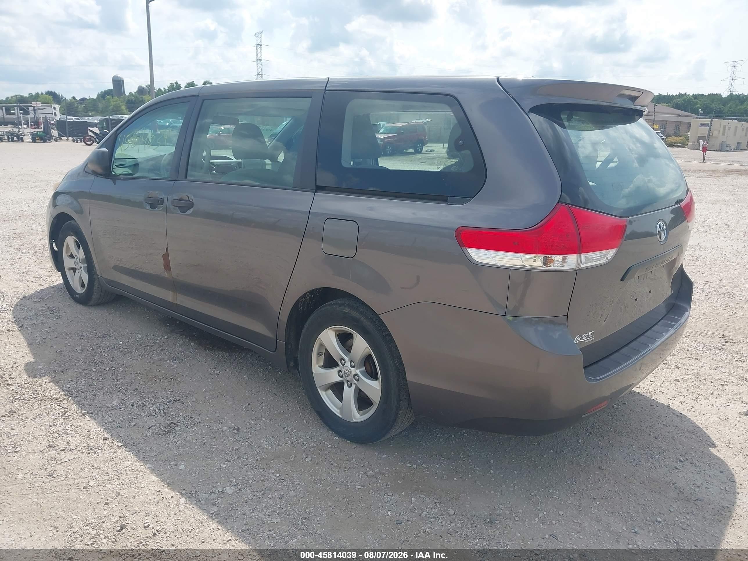 2012 Toyota Sienna Base V6 7 Passenger Gray vin: 5TDZK3DC9CS216762
