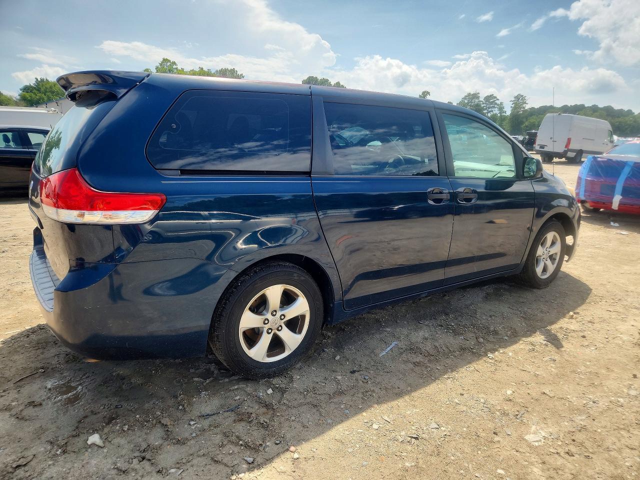 2012 Toyota Sienna Base 7-passenger Blue vin: 5TDZK3DC9CS222089
