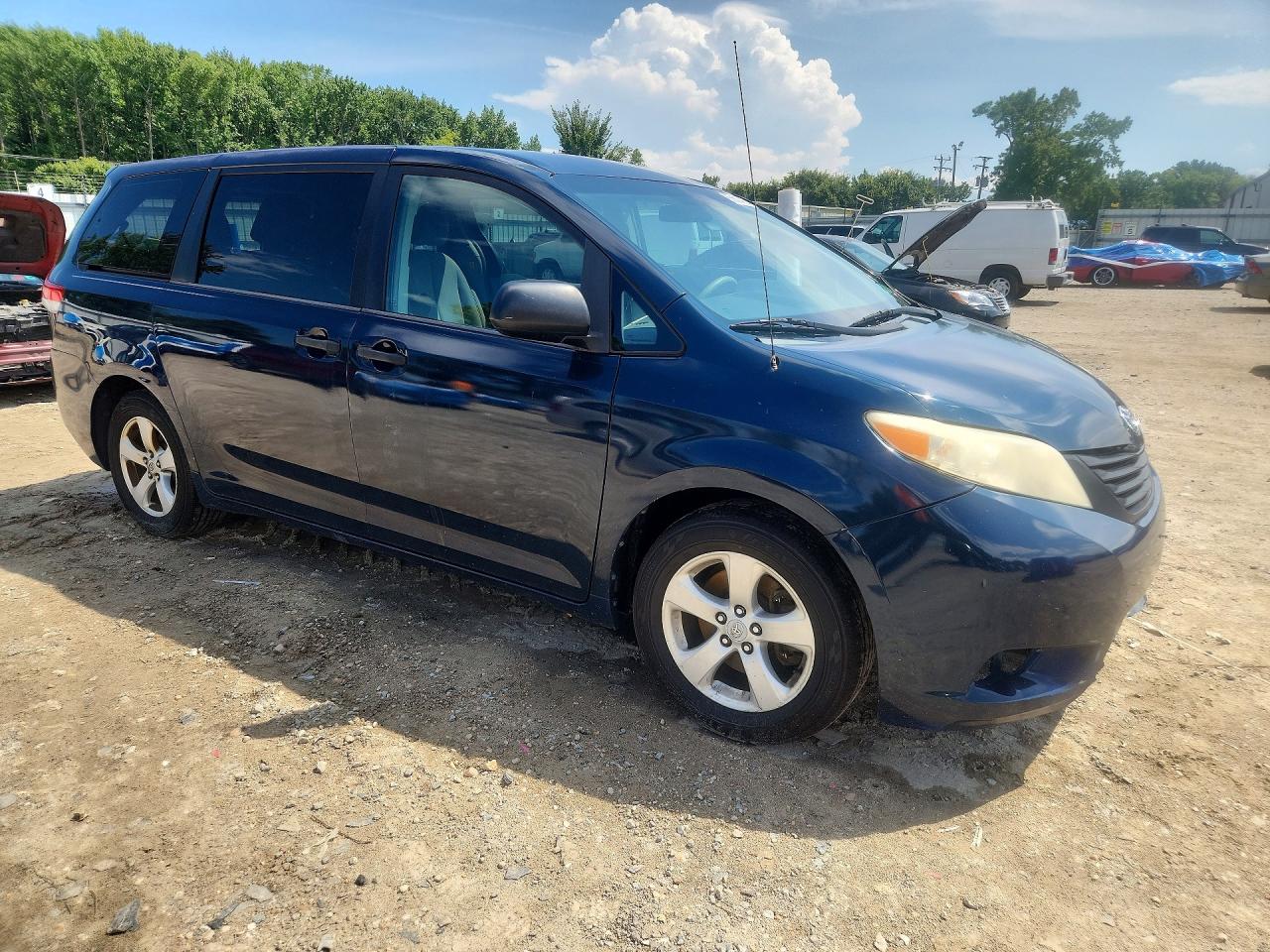 2012 Toyota Sienna Base 7-passenger Blue vin: 5TDZK3DC9CS222089