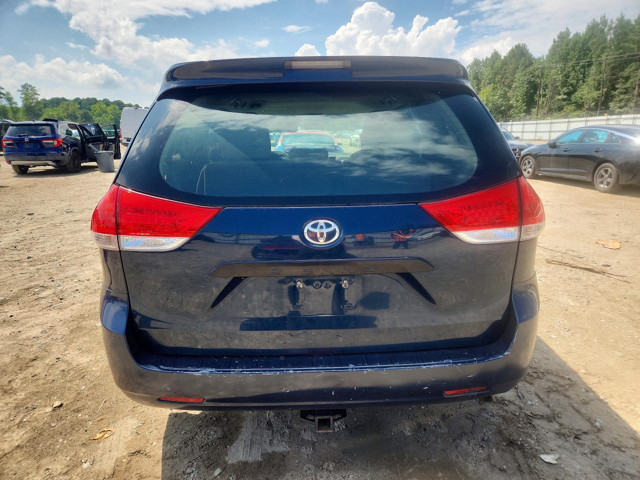 2012 Toyota Sienna Base 7-passenger Blue vin: 5TDZK3DC9CS222089
