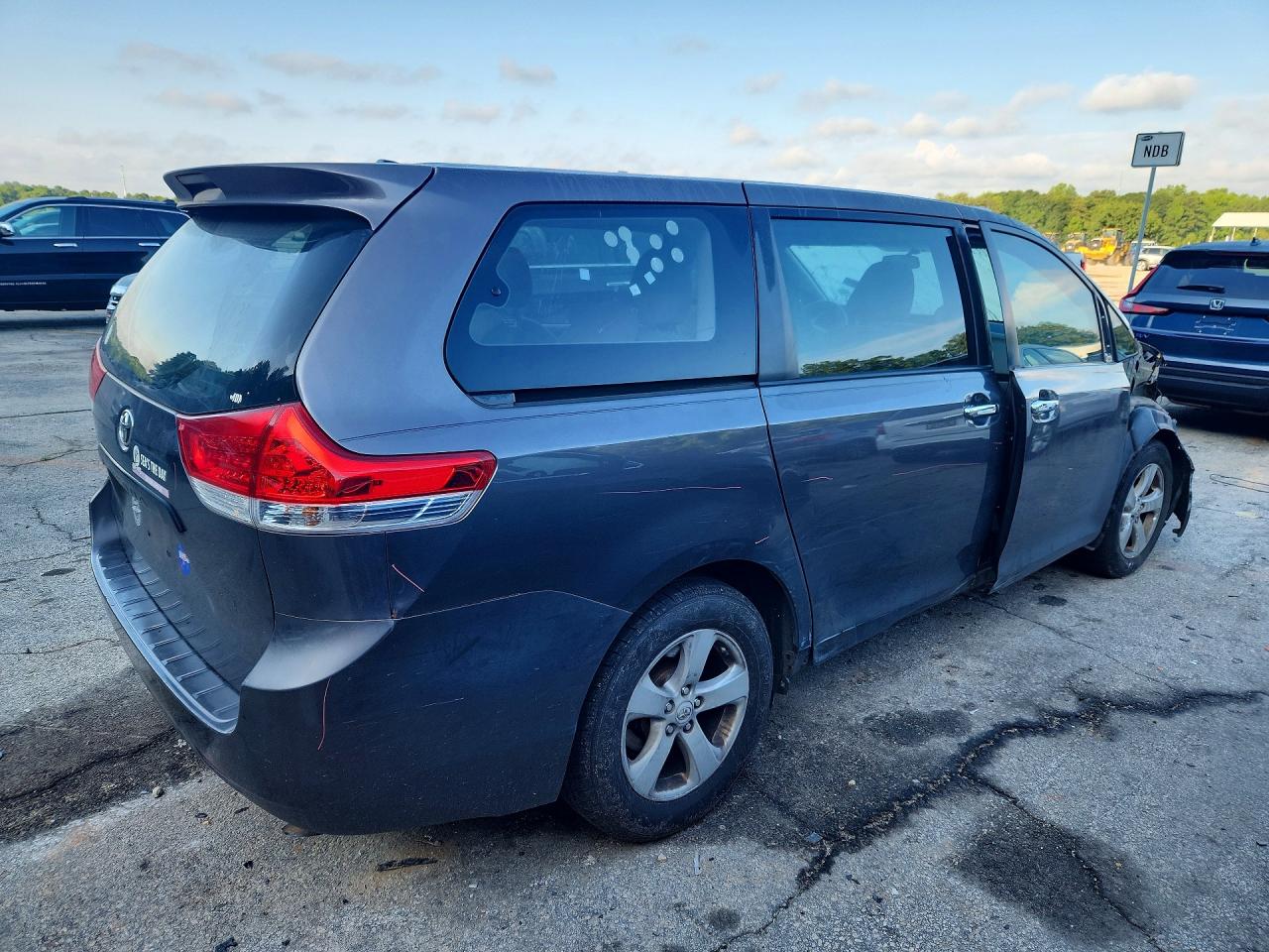 2012 Toyota Sienna Base 7-passenger Charcoal vin: 5TDZK3DC9CS233853