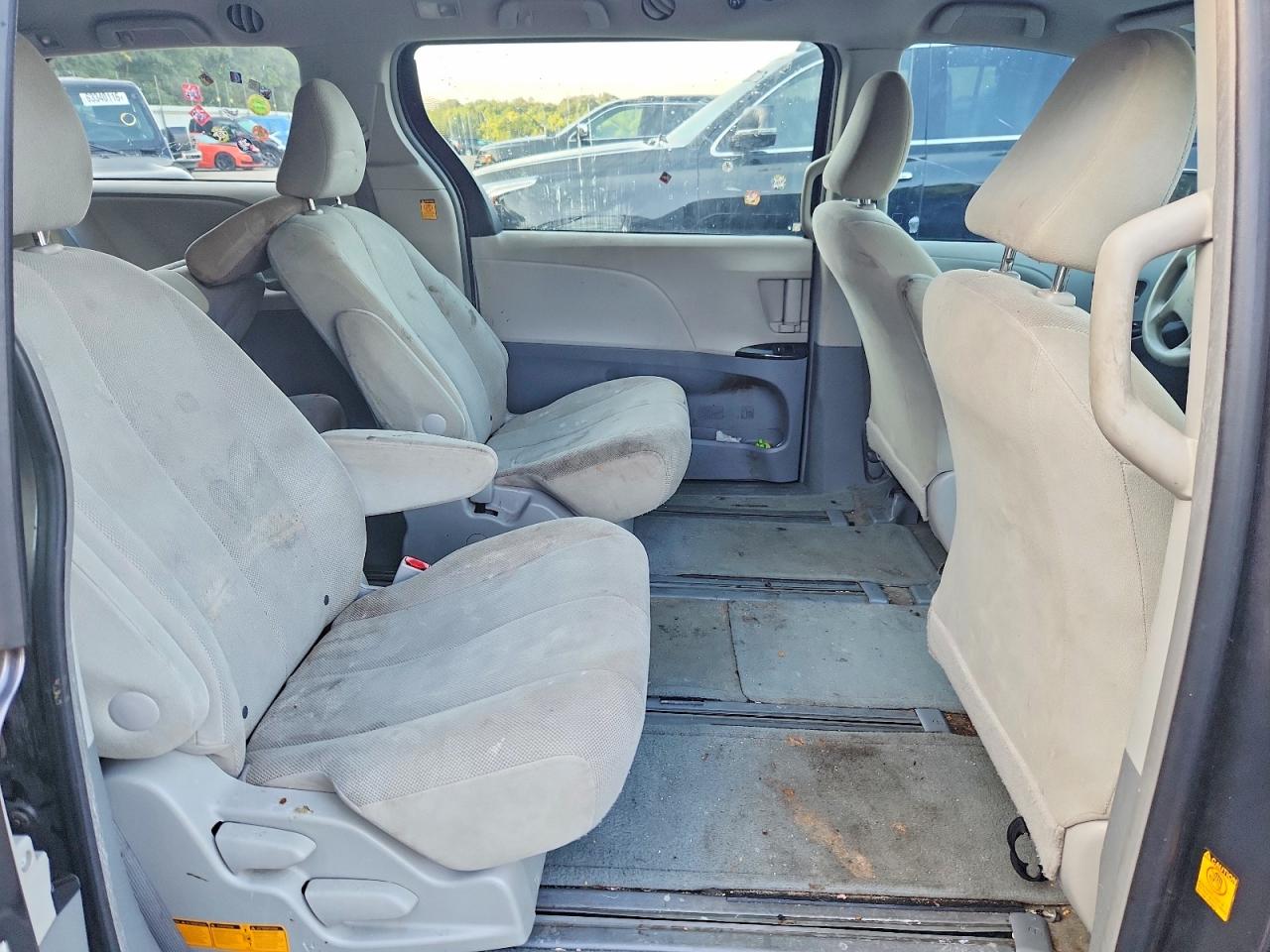 2012 Toyota Sienna Base 7-passenger Charcoal vin: 5TDZK3DC9CS233853