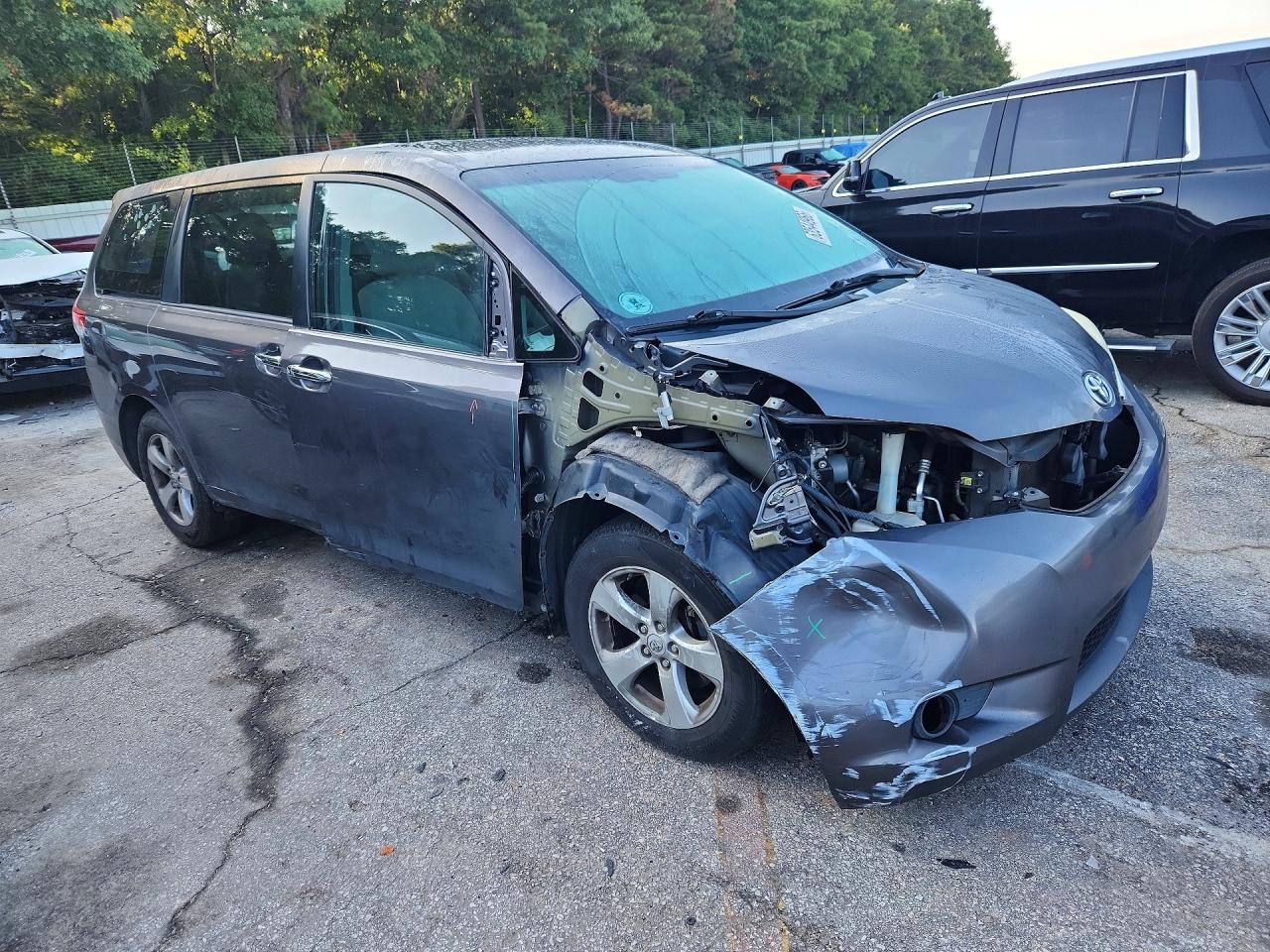 2012 Toyota Sienna Base 7-passenger Charcoal vin: 5TDZK3DC9CS233853