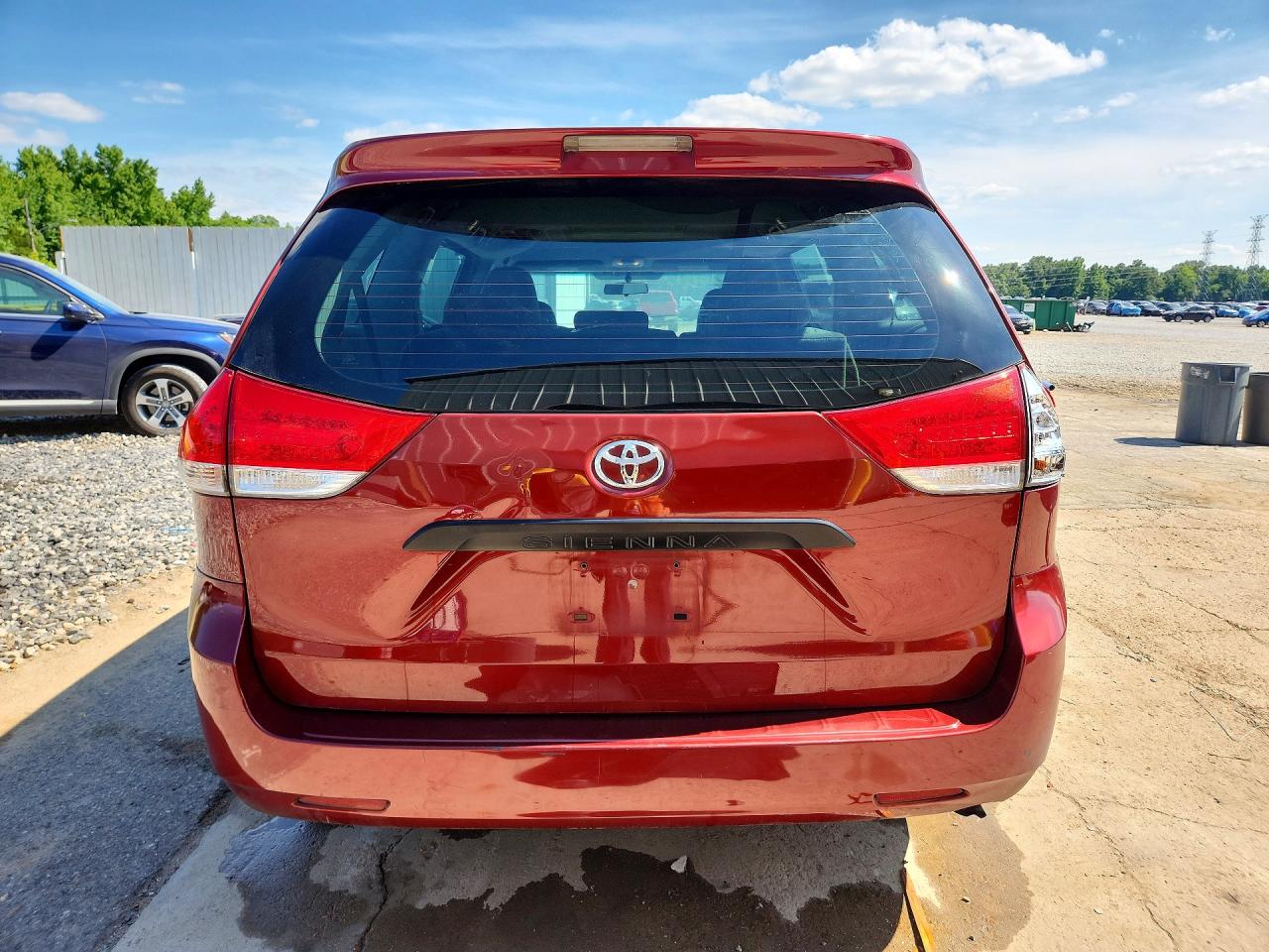 2013 Toyota Sienna L 7-passenger Burgundy vin: 5TDZK3DC9DS281841