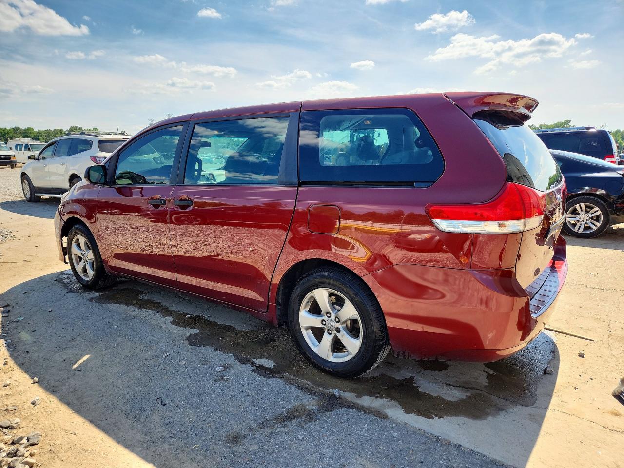 2013 Toyota Sienna L 7-passenger Burgundy vin: 5TDZK3DC9DS281841
