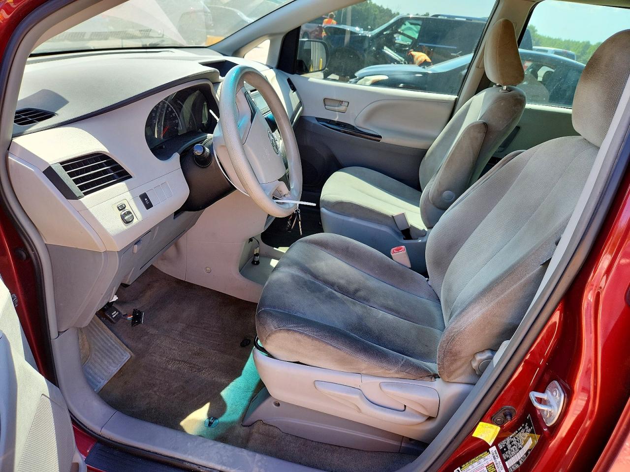 2013 Toyota Sienna L 7-passenger Burgundy vin: 5TDZK3DC9DS281841
