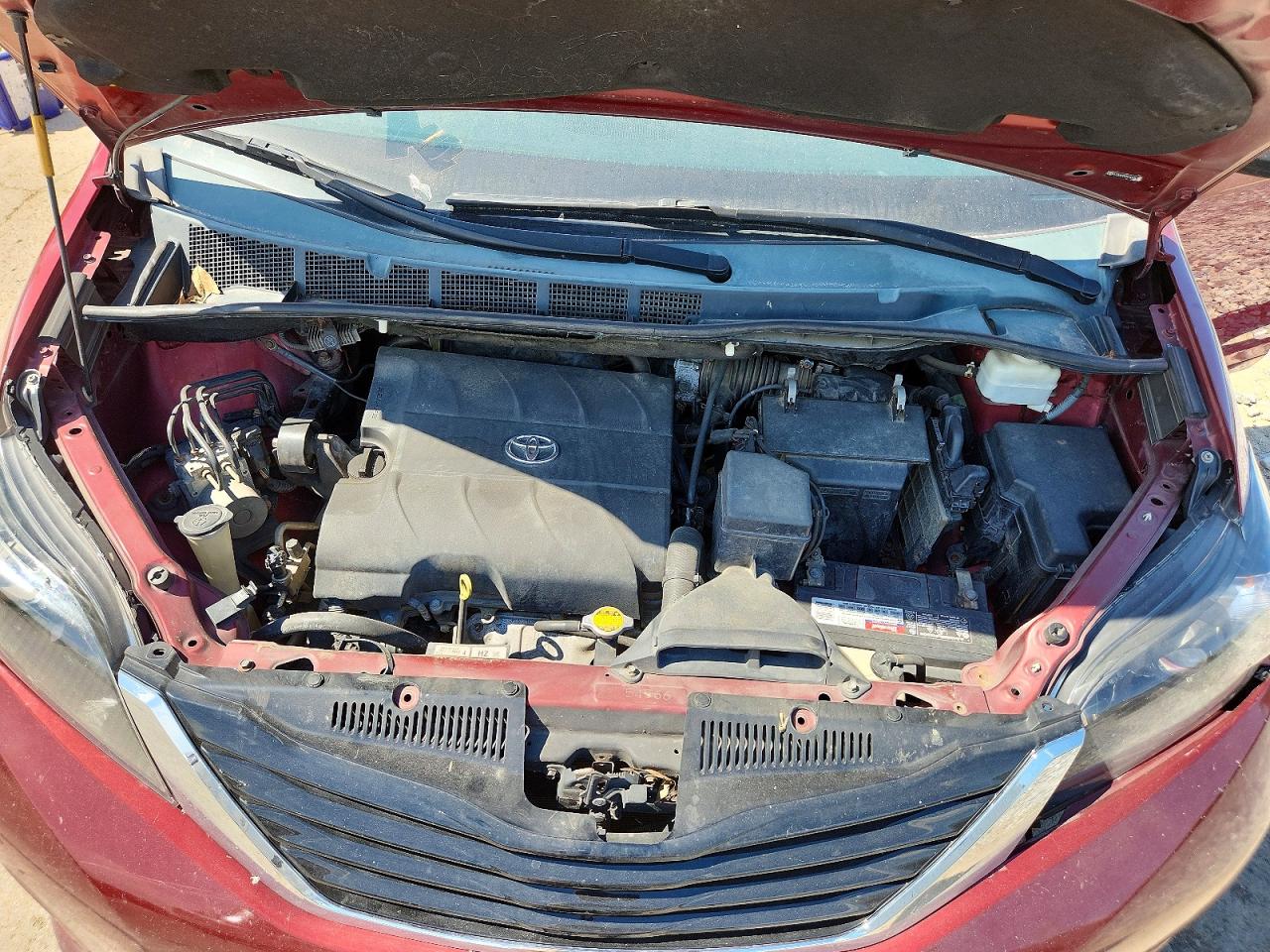 2013 Toyota Sienna L 7-passenger Burgundy vin: 5TDZK3DC9DS281841