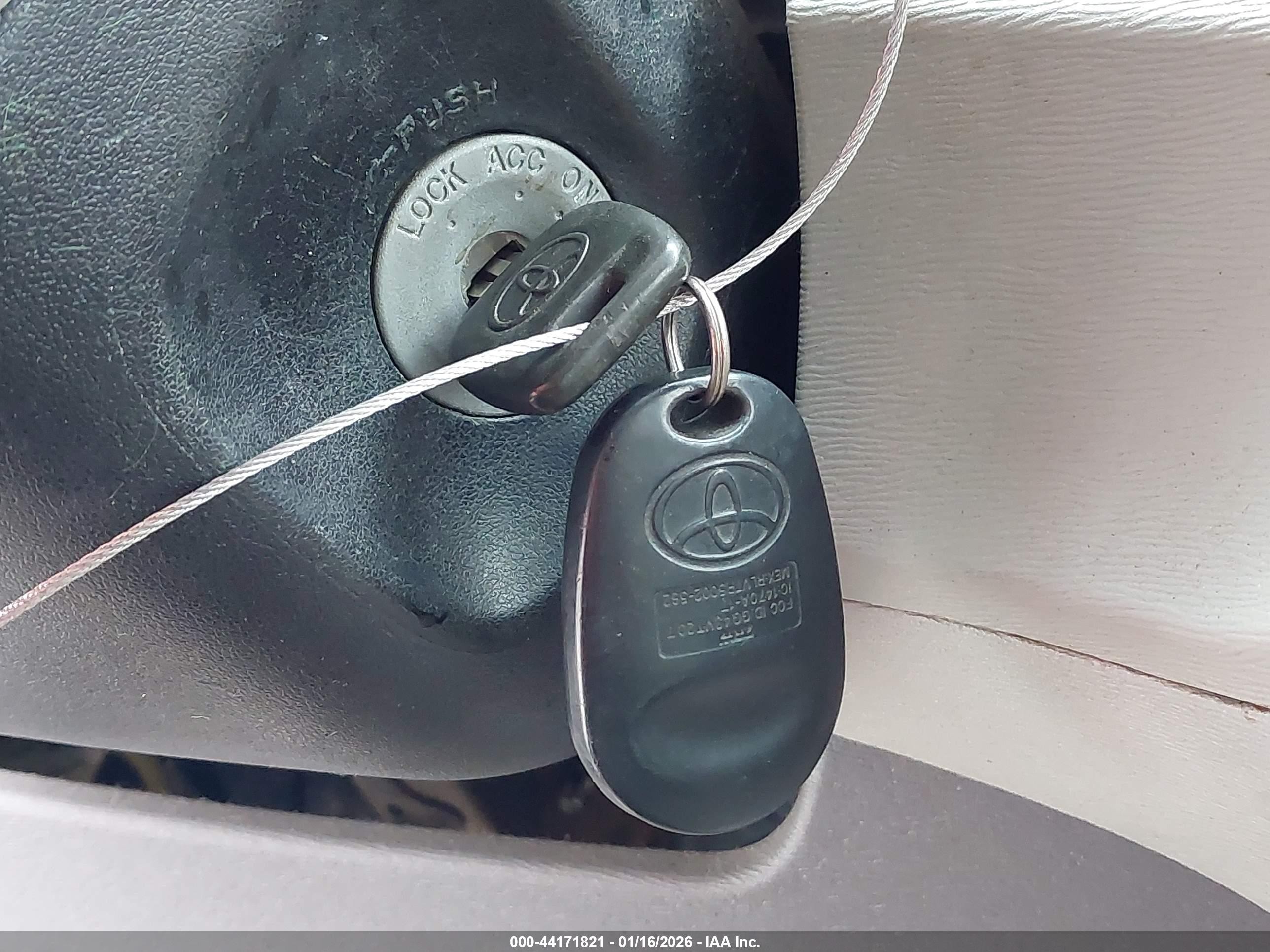 2013 Toyota Sienna L V6 7 Passenger Серебряный vin: 5TDZK3DC9DS339334