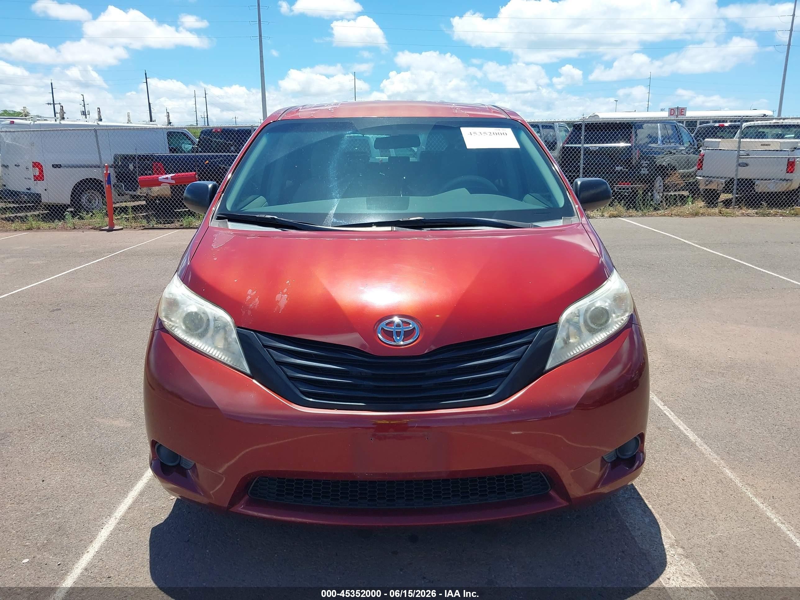 2013 Toyota Sienna L V6 7 Passenger Red vin: 5TDZK3DC9DS357378