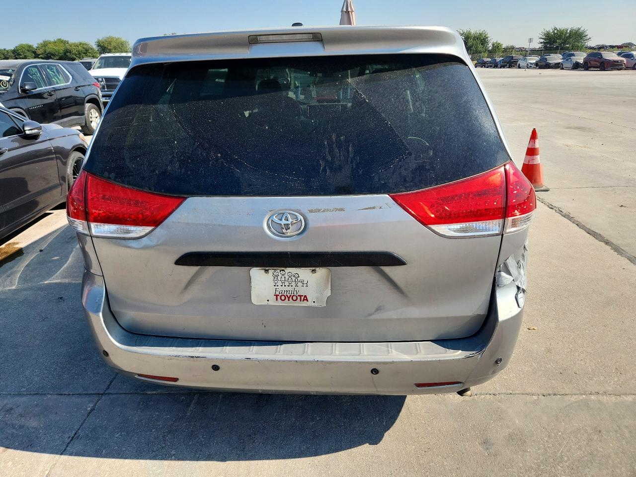 2014 Toyota Sienna L 7-passenger Gray vin: 5TDZK3DC9ES408024