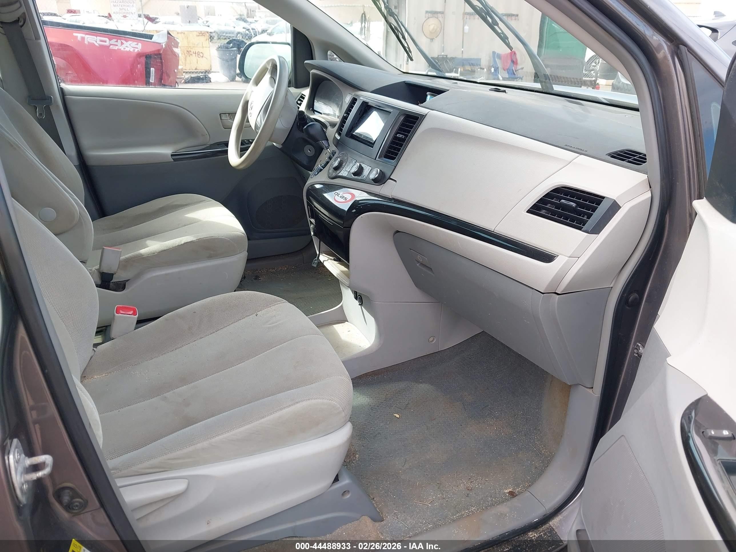 2014 Toyota Sienna L V6 7 Passenger Brown vin: 5TDZK3DC9ES473732