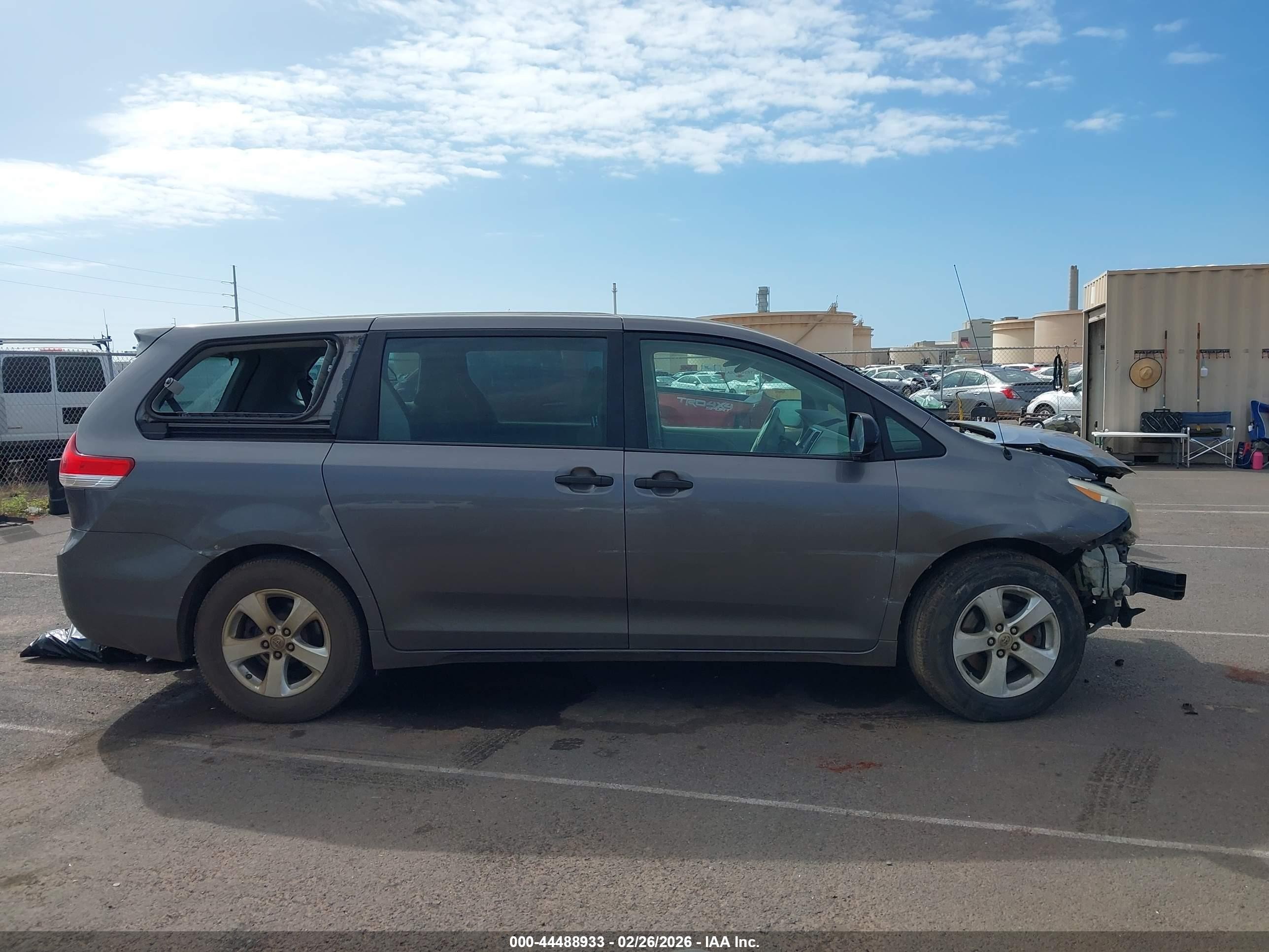 2014 Toyota Sienna L V6 7 Passenger Brown vin: 5TDZK3DC9ES473732