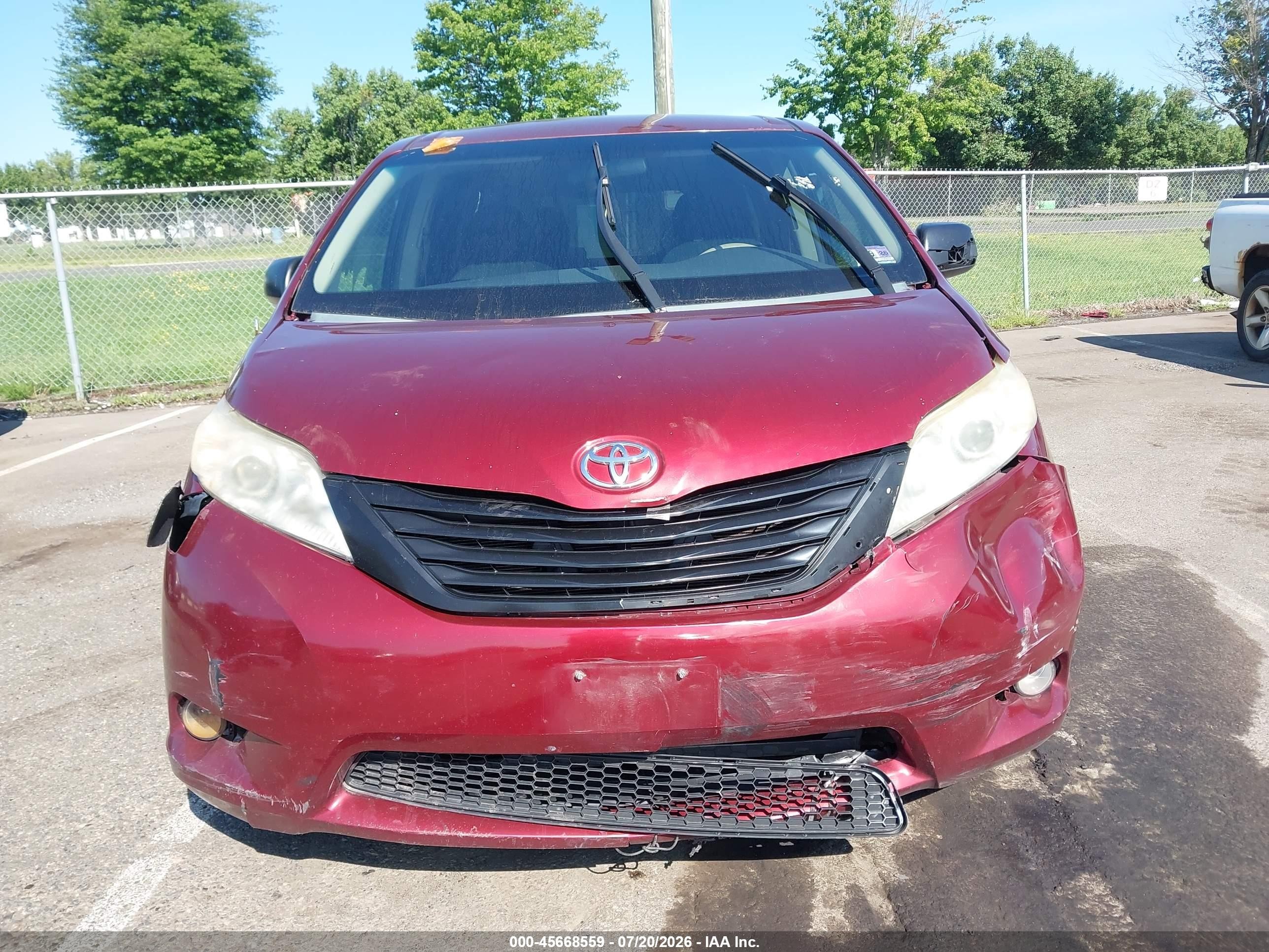 2014 Toyota Sienna L V6 7 Passenger Красный vin: 5TDZK3DC9ES504493