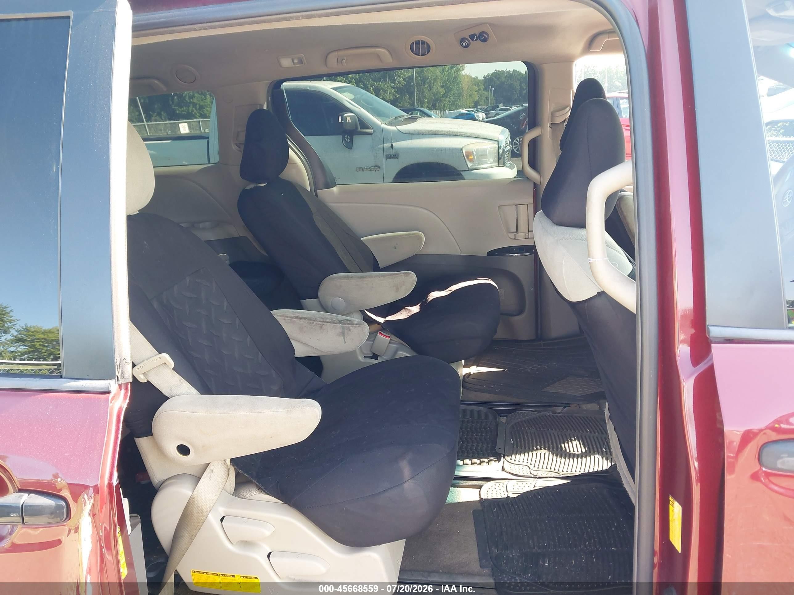 2014 Toyota Sienna L V6 7 Passenger Красный vin: 5TDZK3DC9ES504493