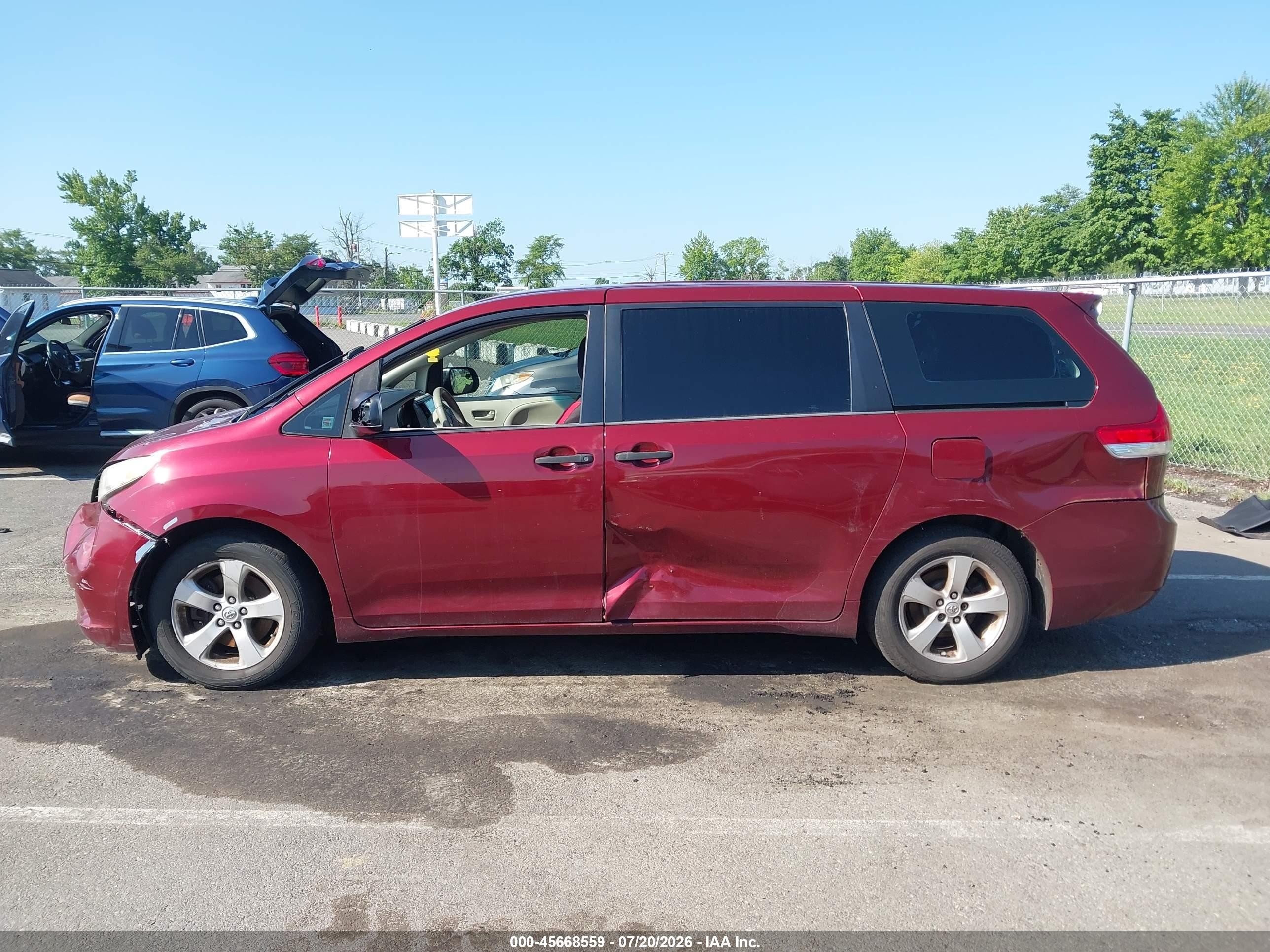 2014 Toyota Sienna L V6 7 Passenger Красный vin: 5TDZK3DC9ES504493