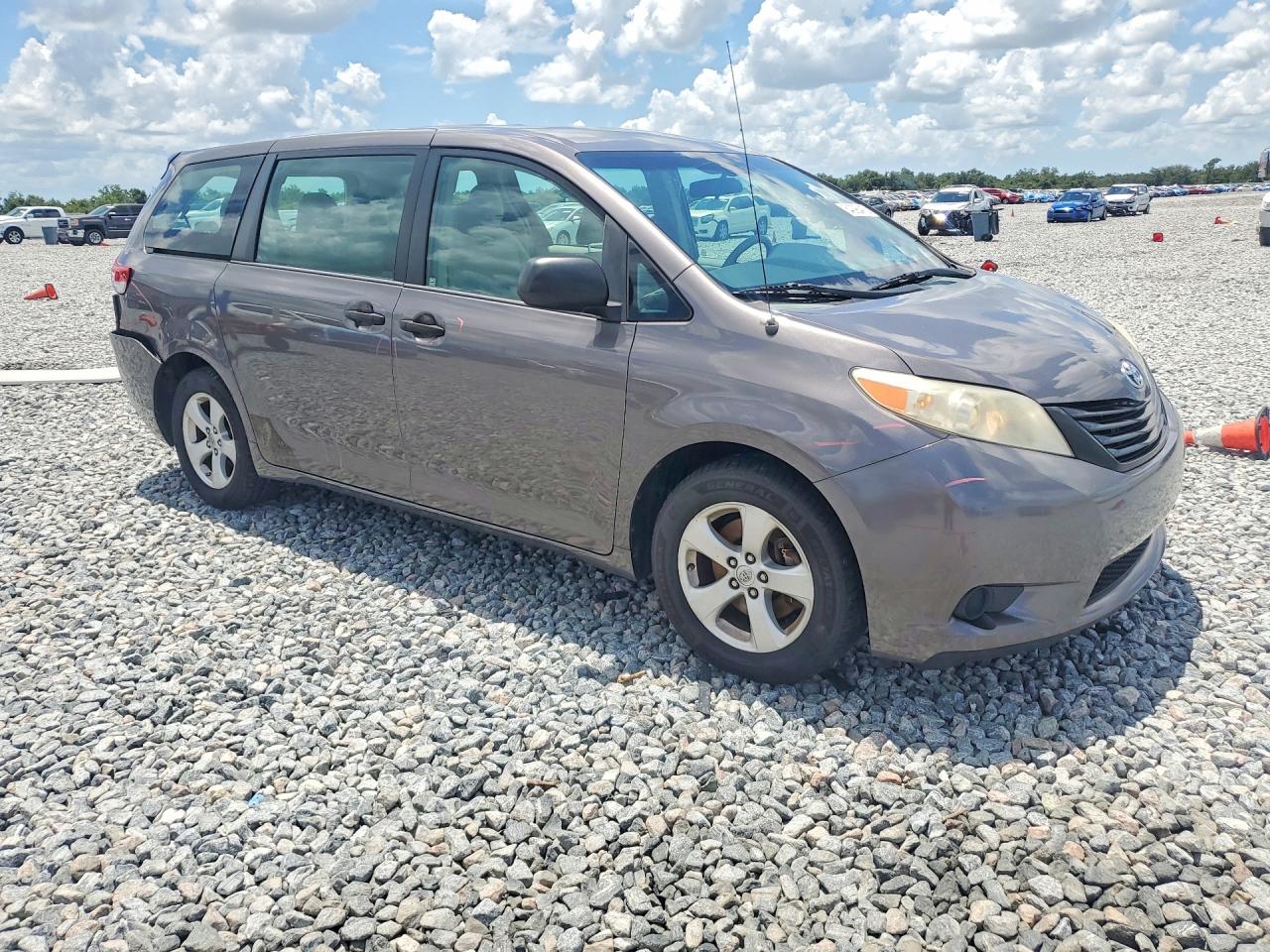 2014 Toyota Sienna L 7-passenger Silver vin: 5TDZK3DC9ES506079
