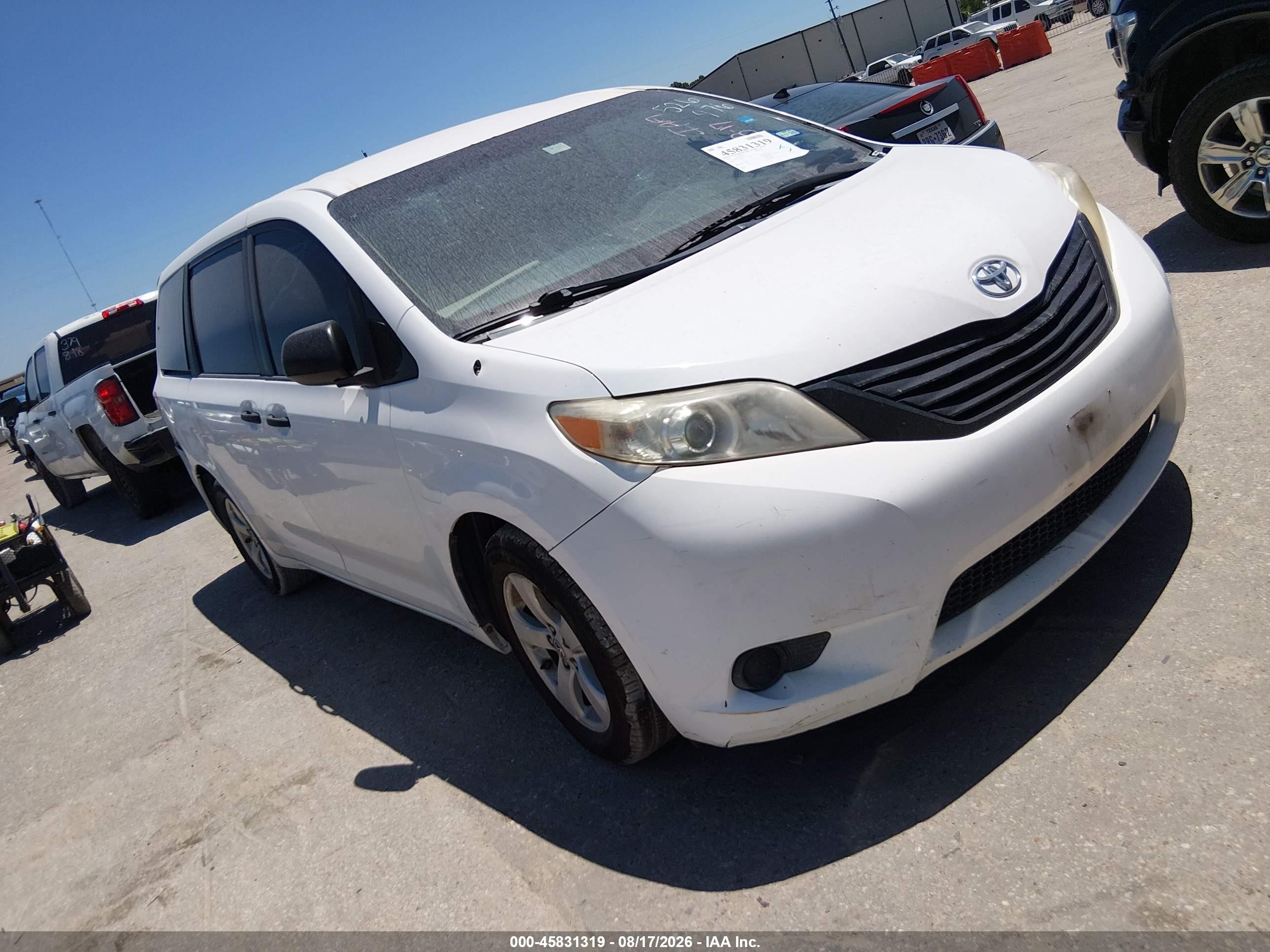 2014 Toyota Sienna L V6 7 Passenger White vin: 5TDZK3DC9ES526476