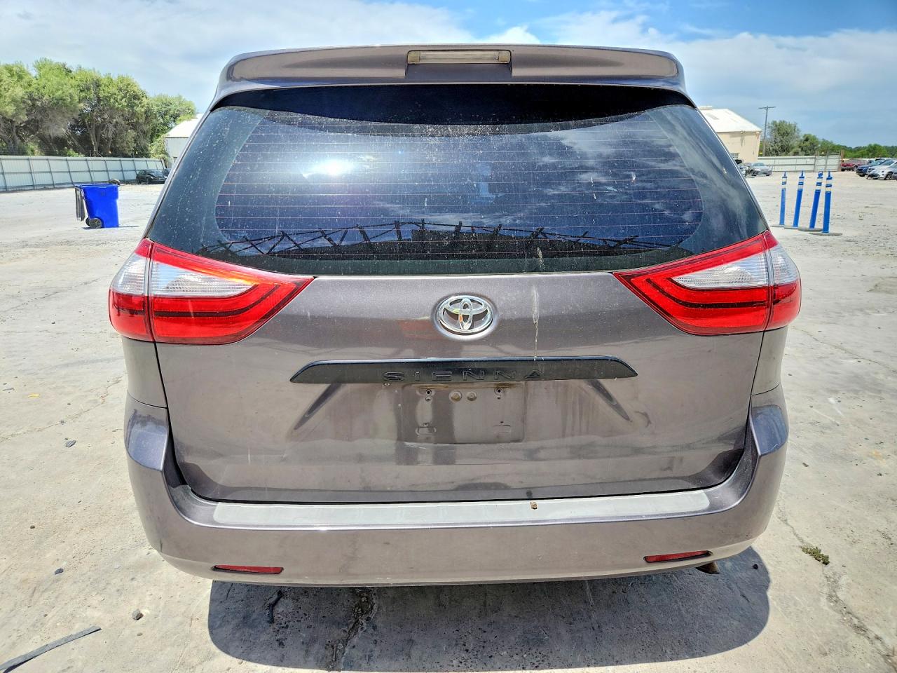 2015 Toyota Sienna L 7-passenger Gray vin: 5TDZK3DC9FS625087