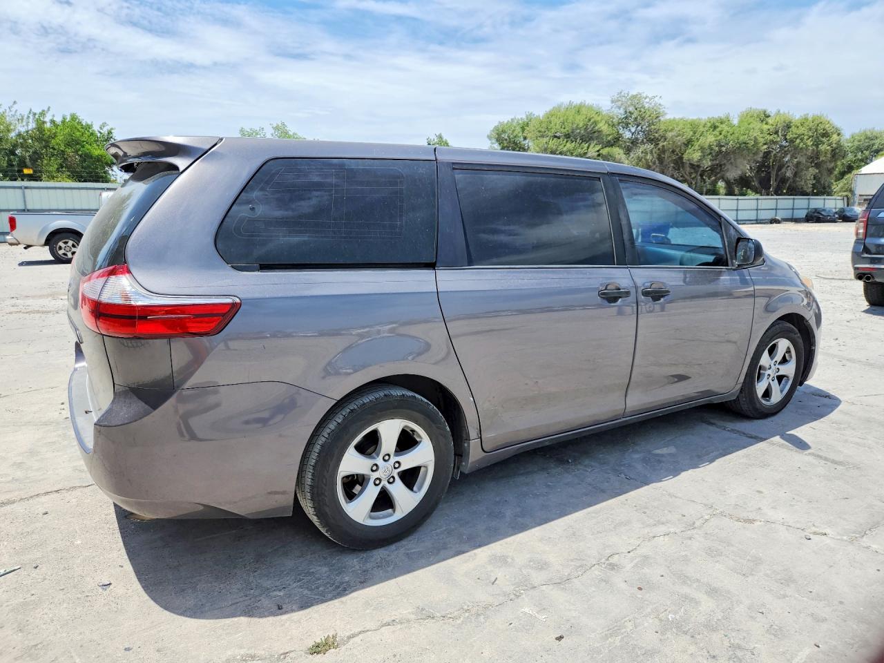 2015 Toyota Sienna L 7-passenger Gray vin: 5TDZK3DC9FS625087
