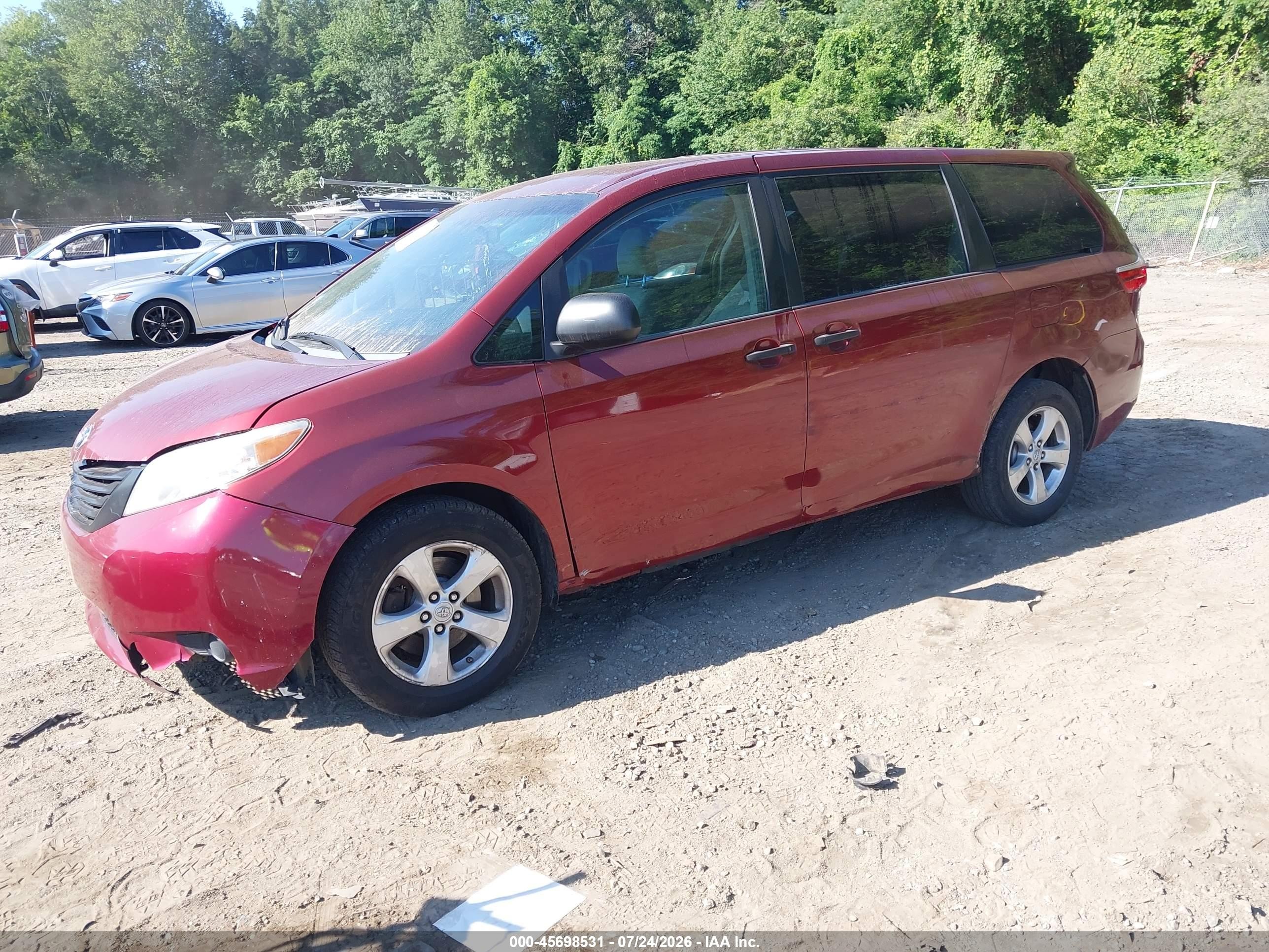 2015 Toyota Sienna L 7 Passenger Maroon vin: 5TDZK3DC9FS648403