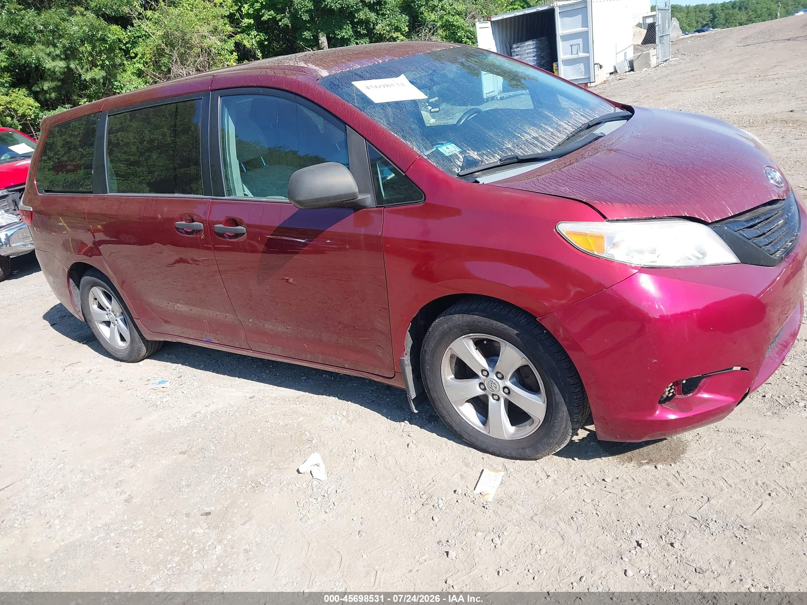 2015 Toyota Sienna L 7 Passenger Maroon vin: 5TDZK3DC9FS648403