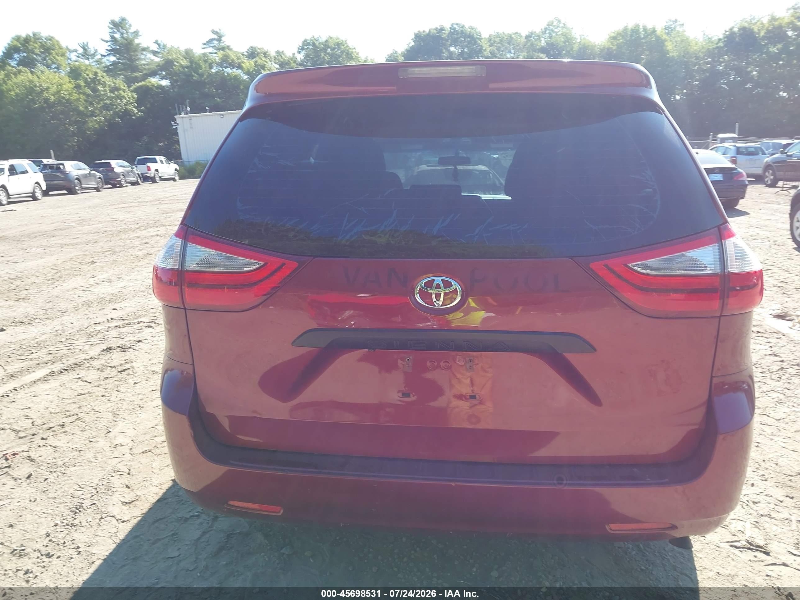 2015 Toyota Sienna L 7 Passenger Maroon vin: 5TDZK3DC9FS648403