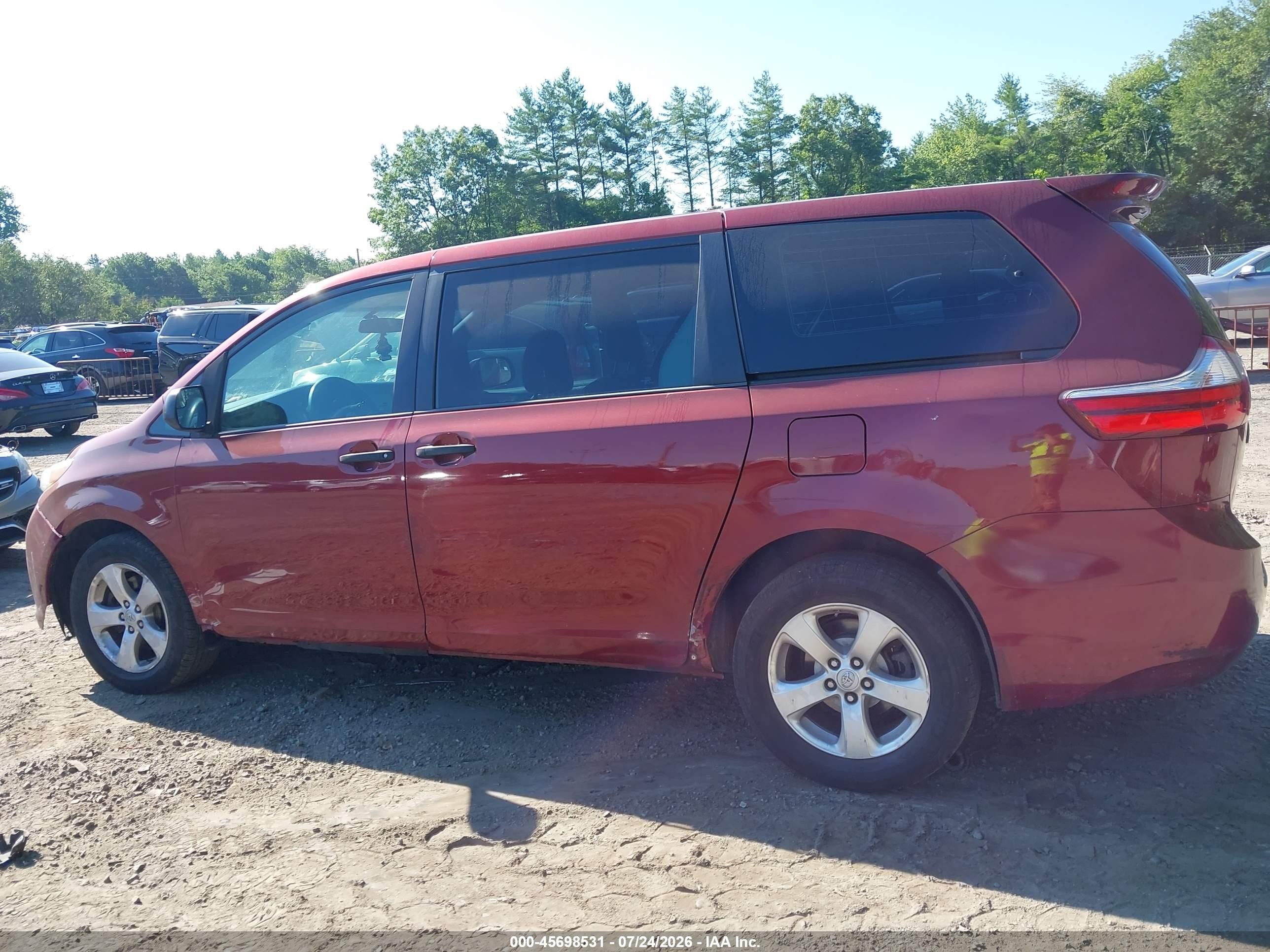 2015 Toyota Sienna L 7 Passenger Maroon vin: 5TDZK3DC9FS648403